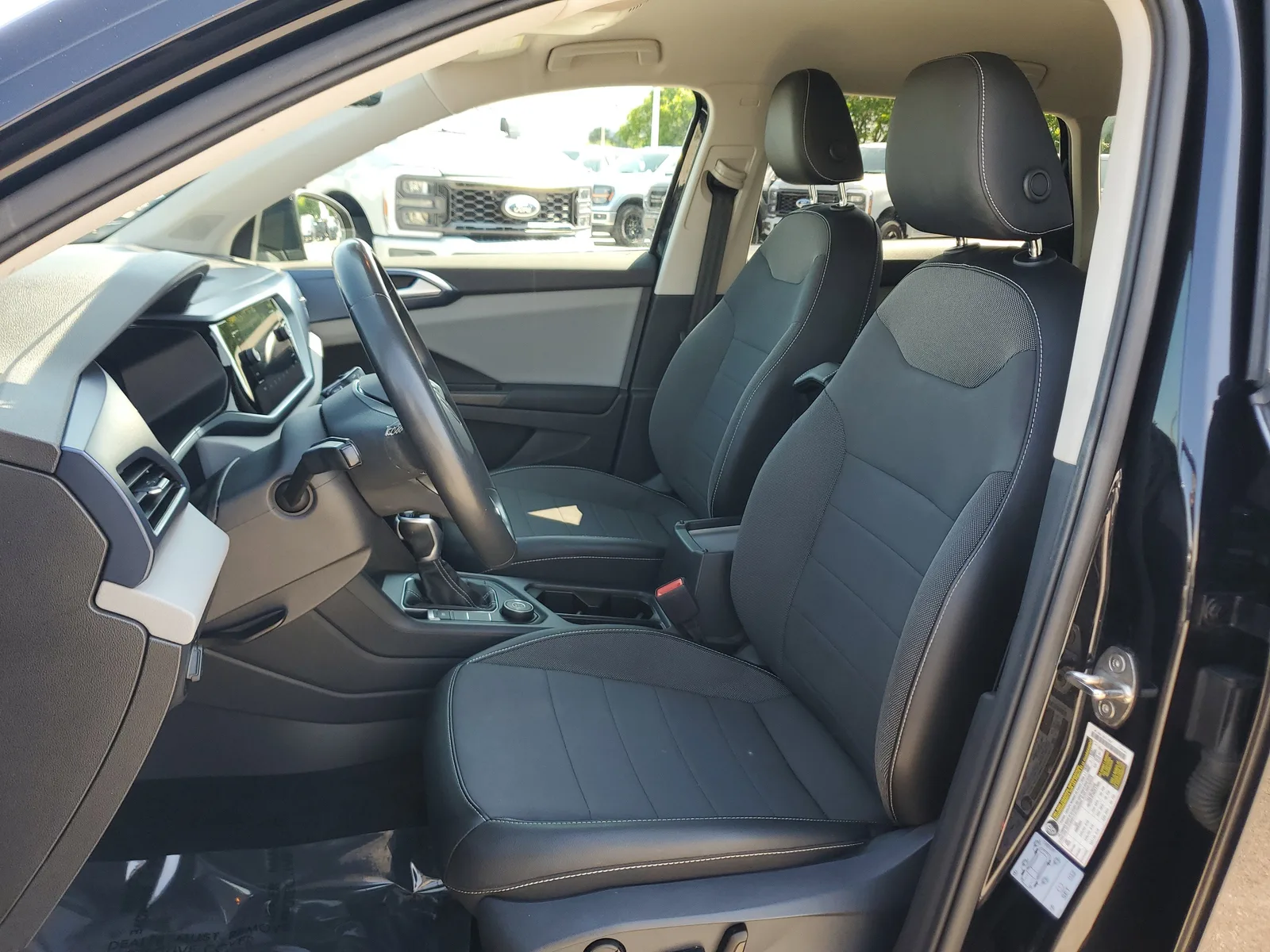 2022 Volkswagen Taos SE photo 11