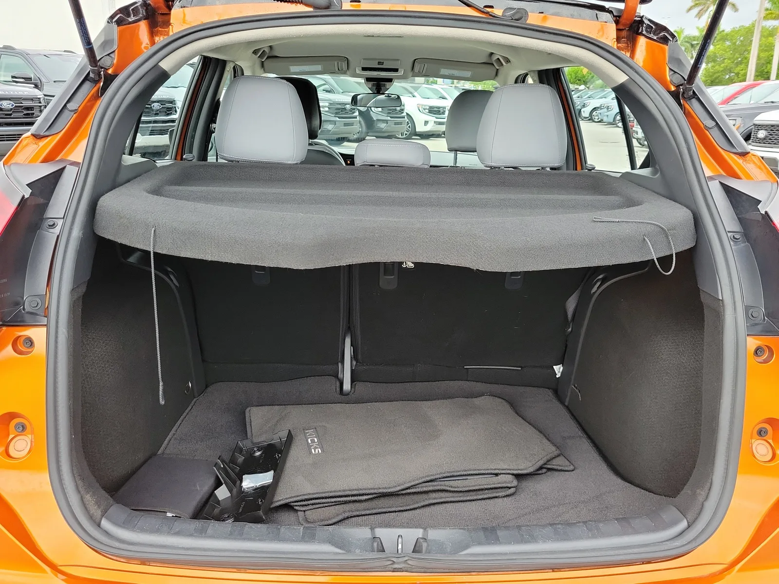 2024 Nissan Kicks SR photo 10
