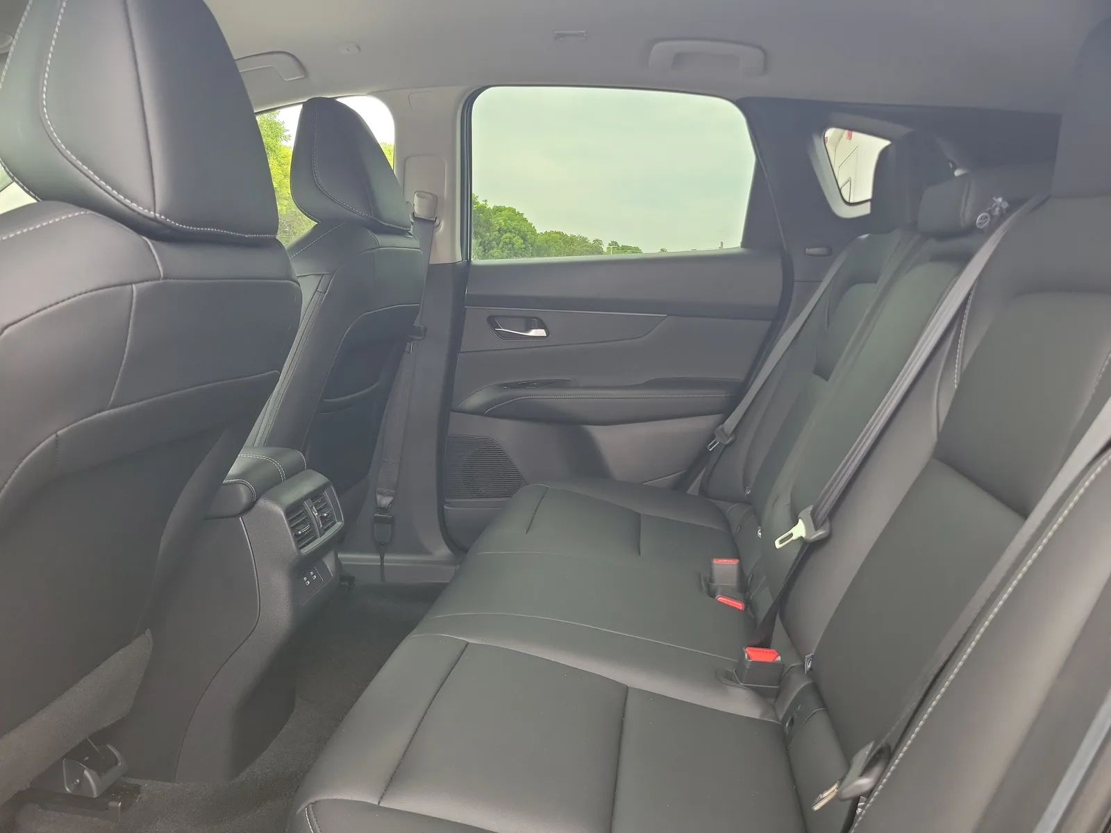 2025 Nissan Murano SV photo 14