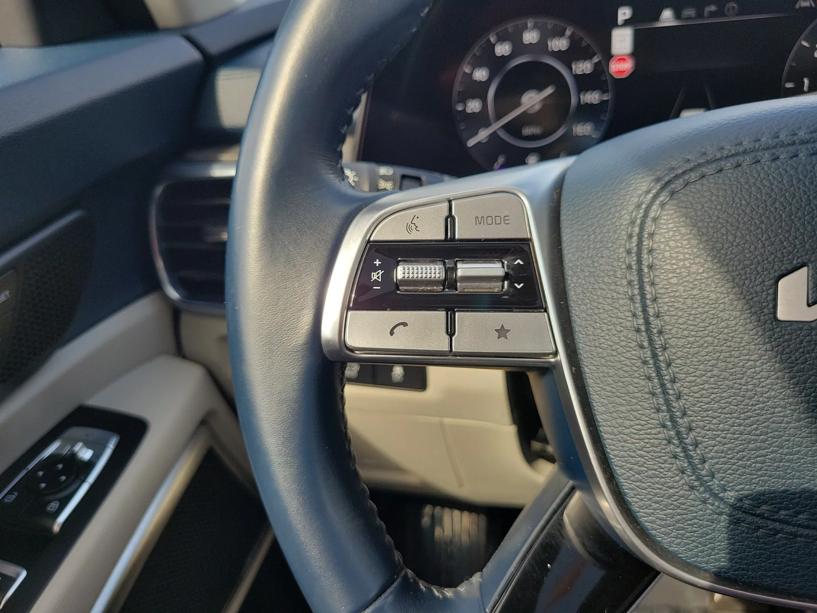2023 Kia Telluride SX photo 22