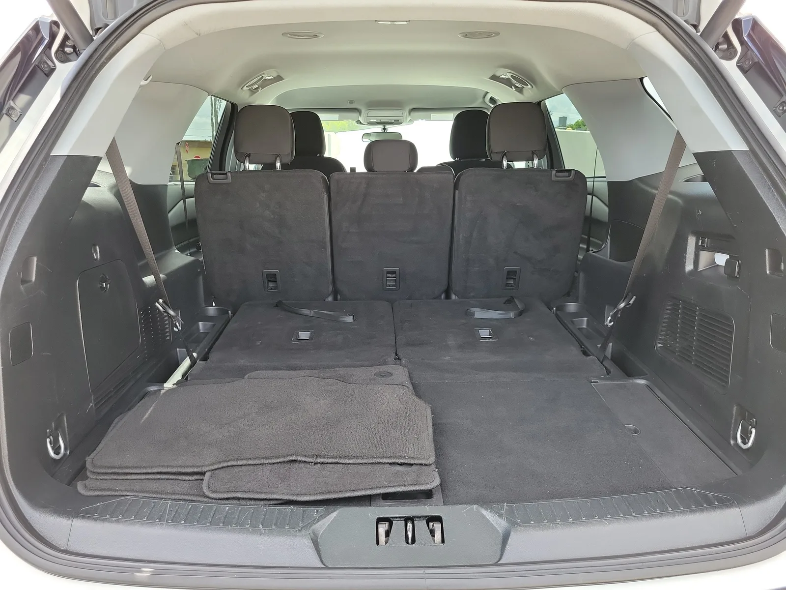 2023 Ford Explorer XLT photo 11