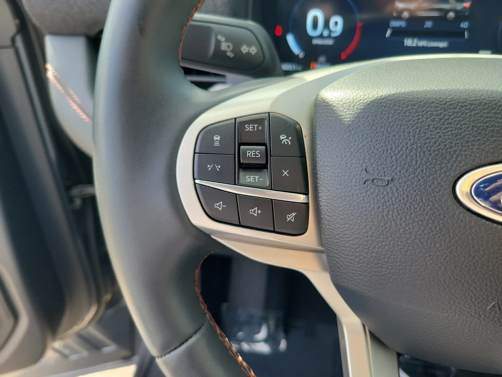 2025 Ford Explorer Active photo 23