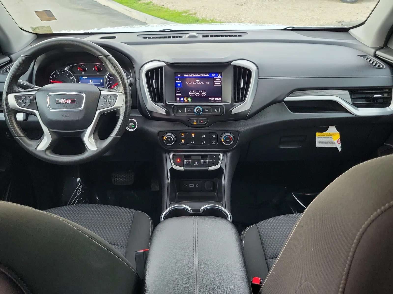 2024 GMC Terrain SLE photo 16