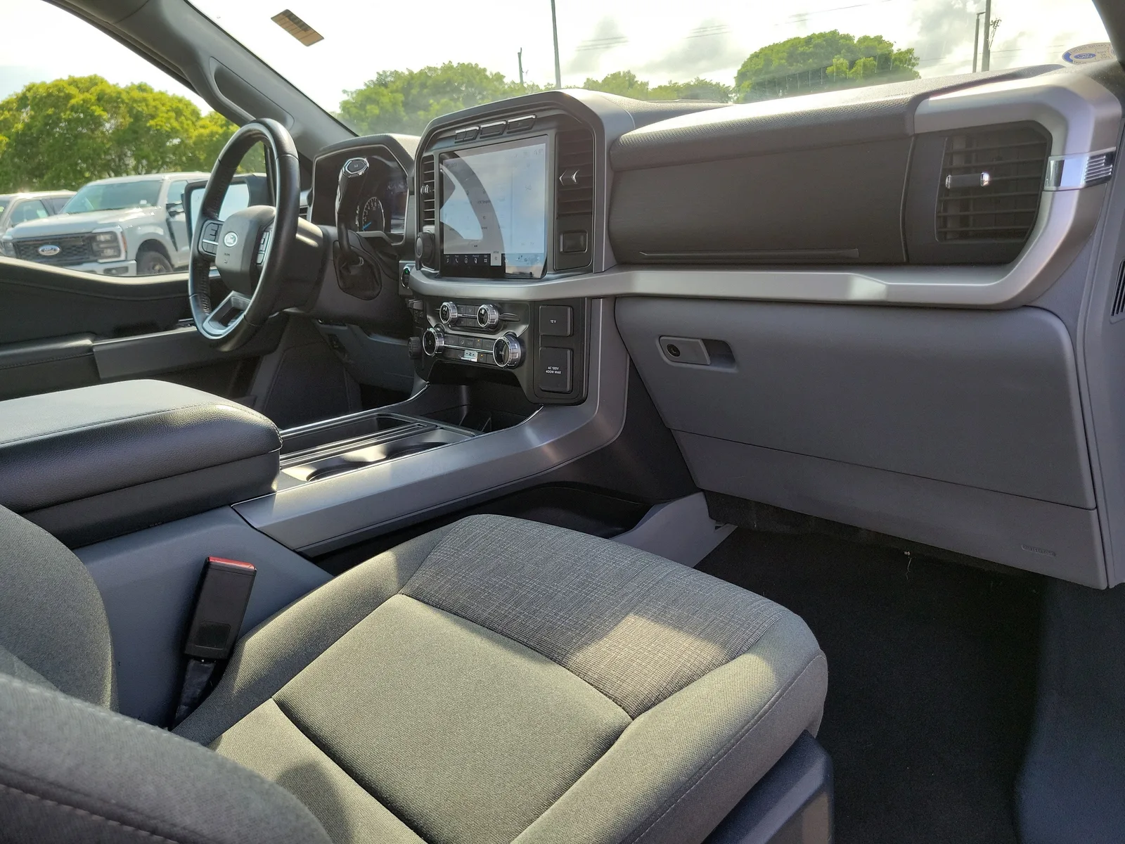 2022 Ford F-150 XLT photo 17