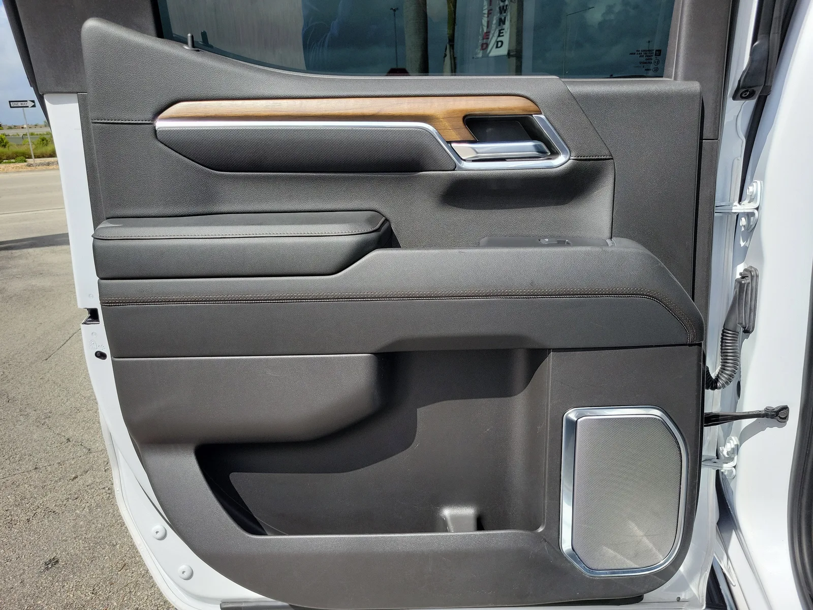 2023 Chevrolet Silverado 1500 High Country photo 23