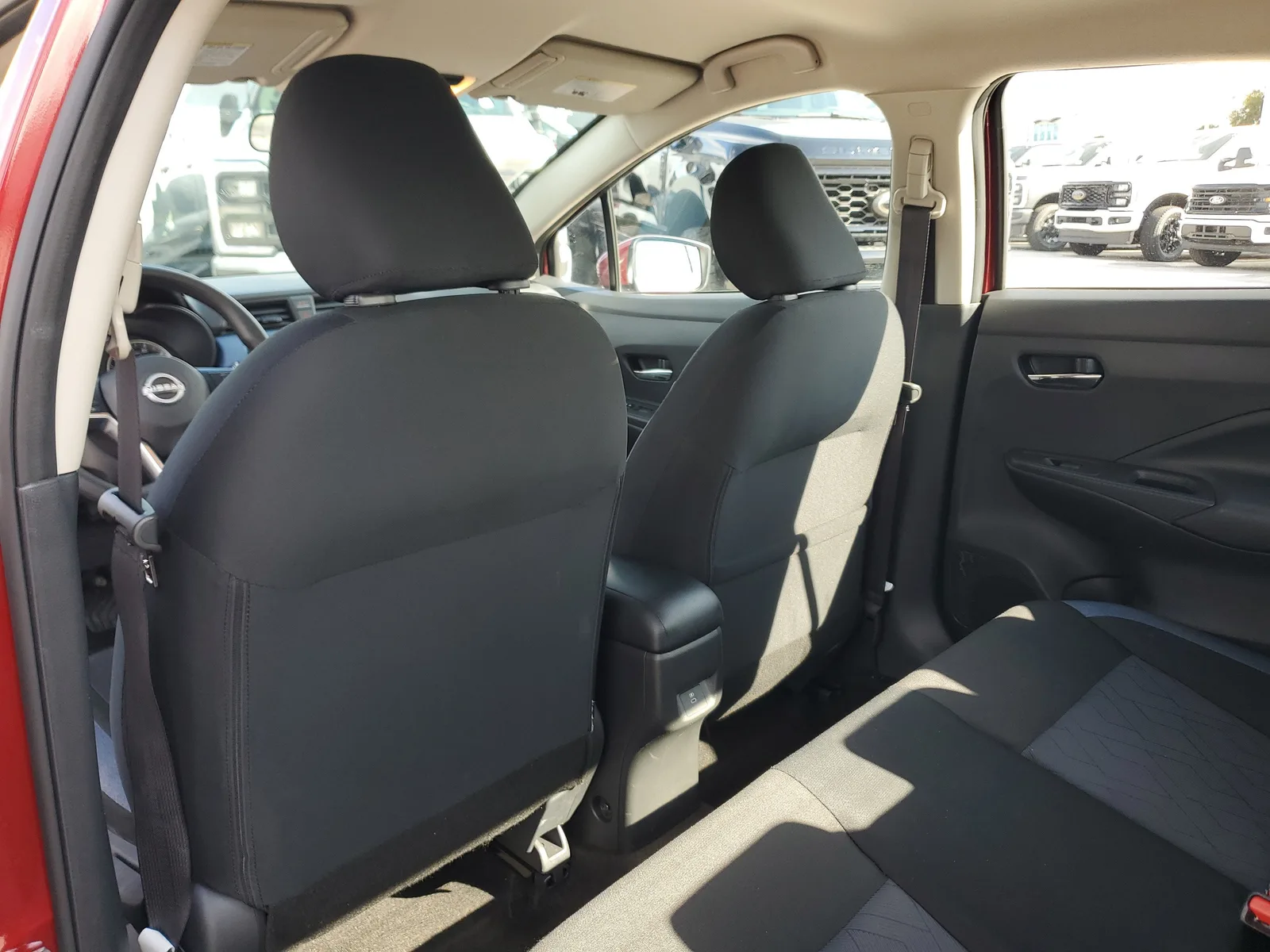 2025 Nissan Versa SV photo 13