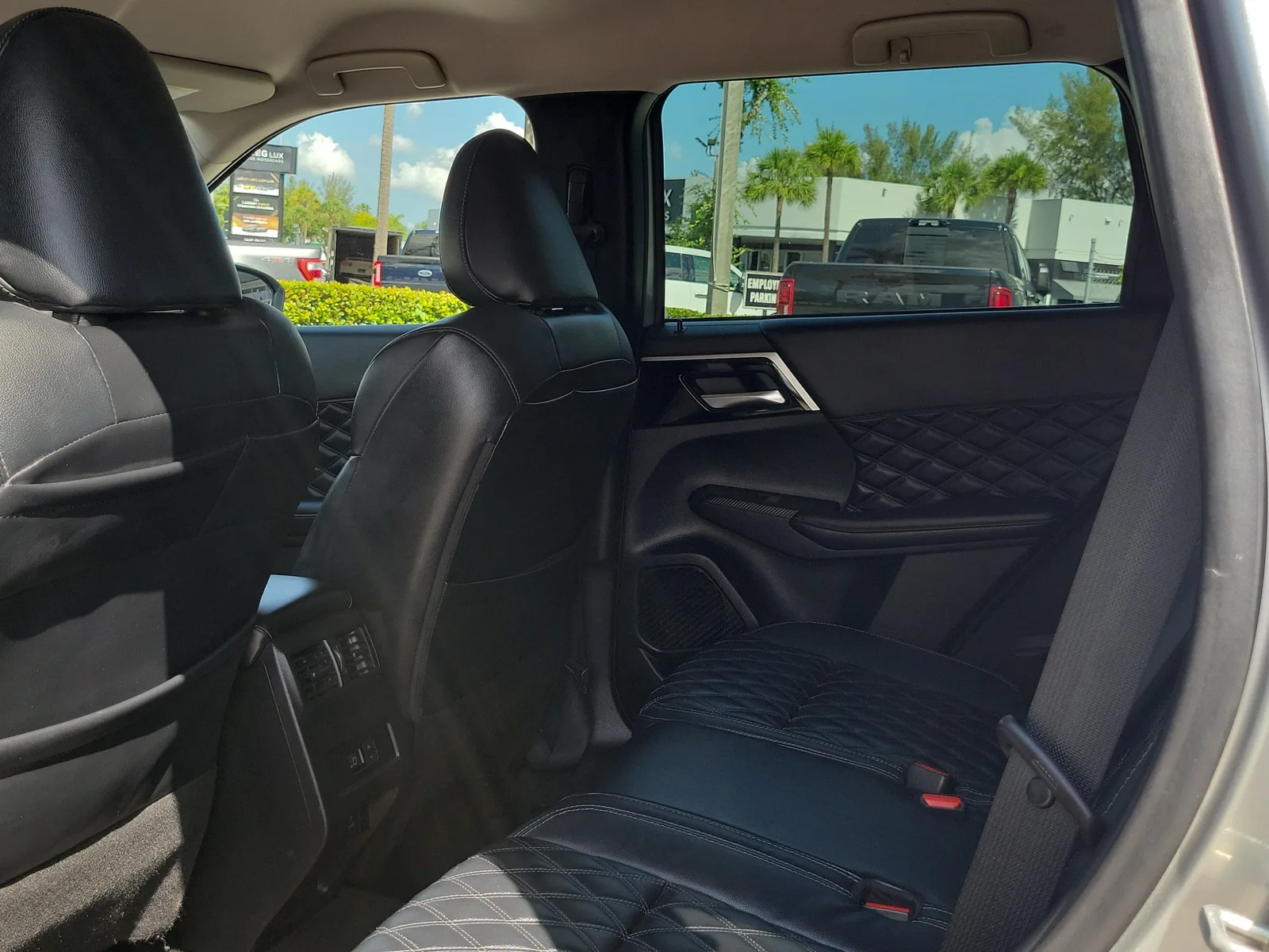 2022 Mitsubishi Outlander SEL photo 13