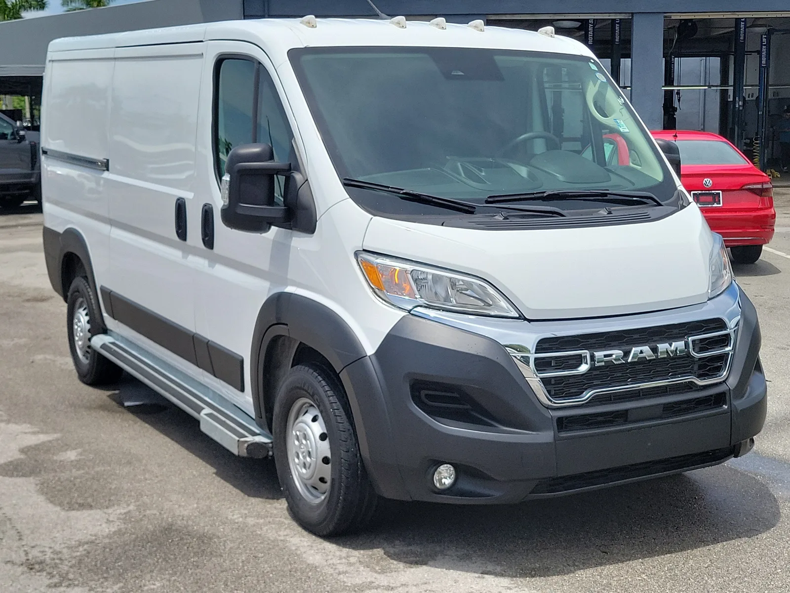 2025 RAM ProMaster Cargo Van Tradesman photo 3