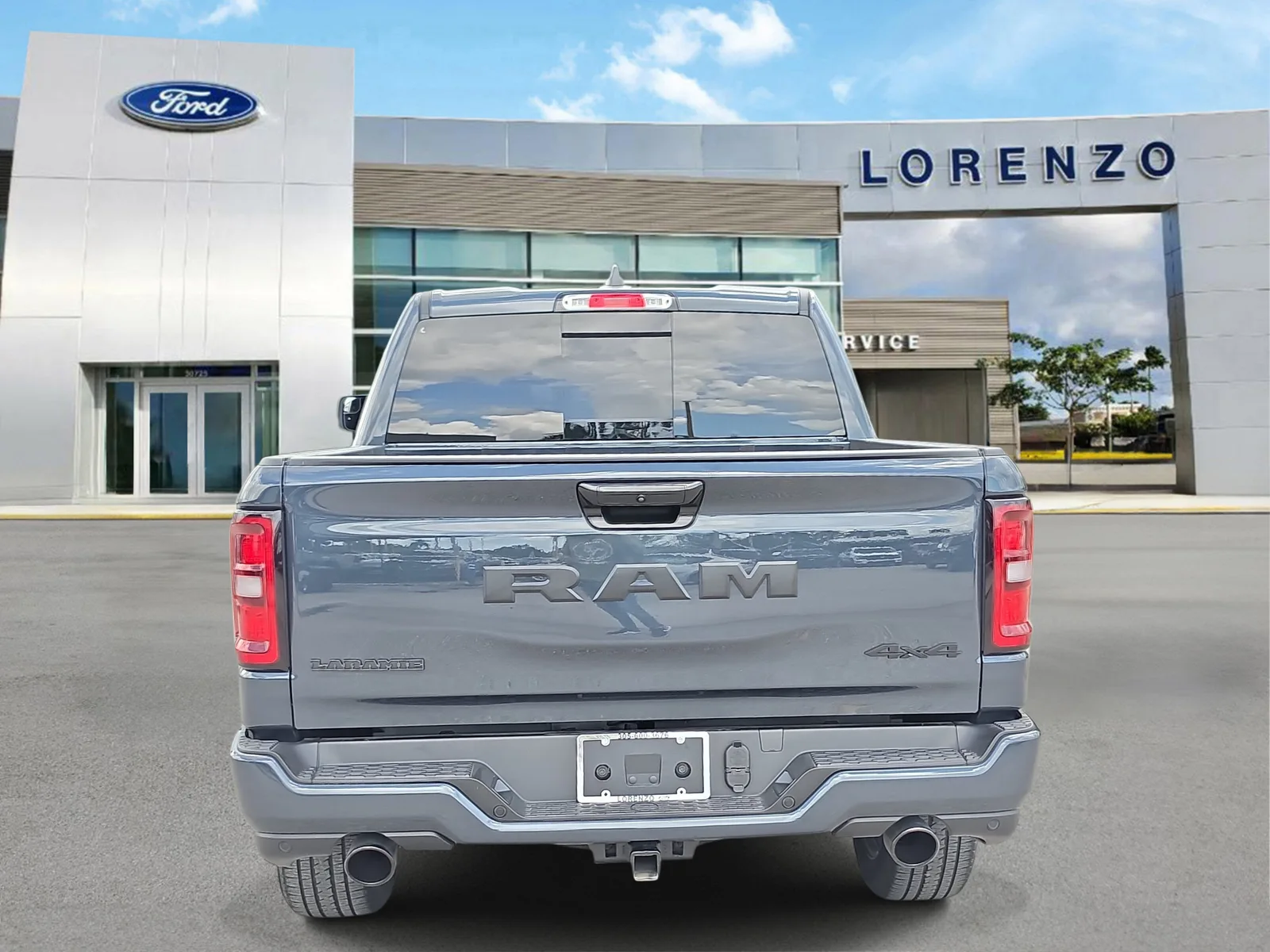 2026 RAM 1500 Laramie 4WD photo 5