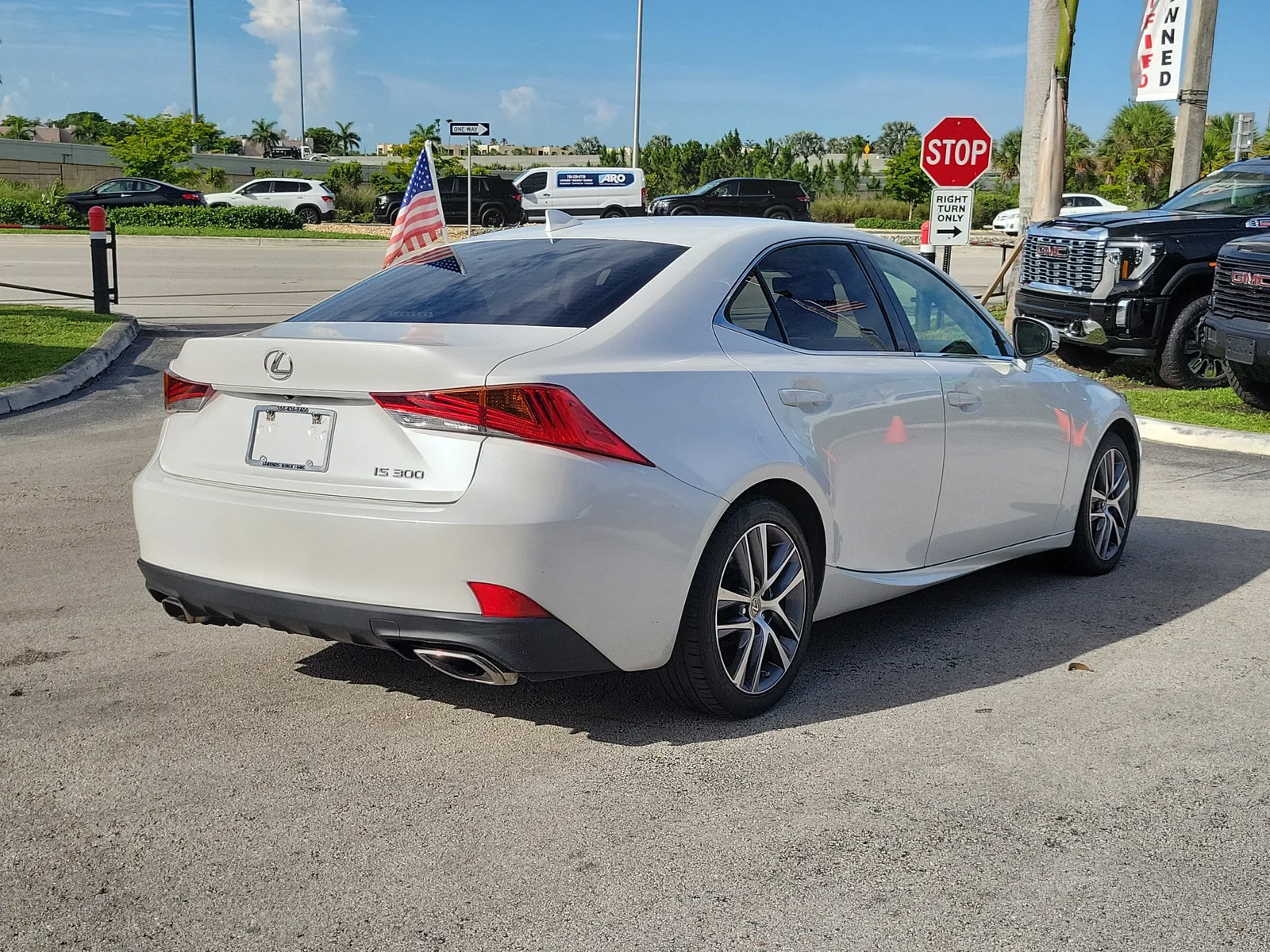 2020 Lexus IS IS 300 photo 5