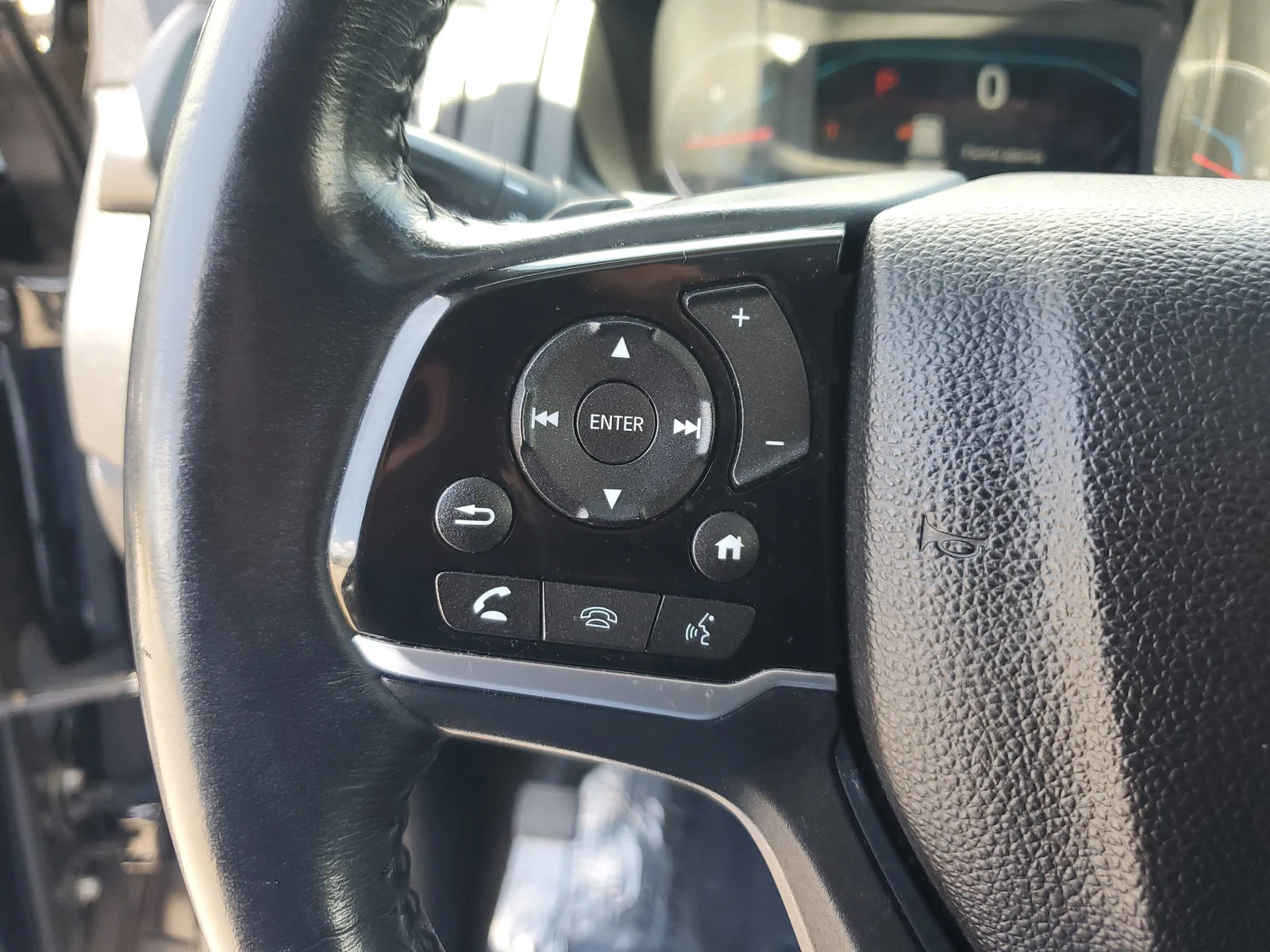 2022 Honda Pilot Touring 7-Passenger photo 24