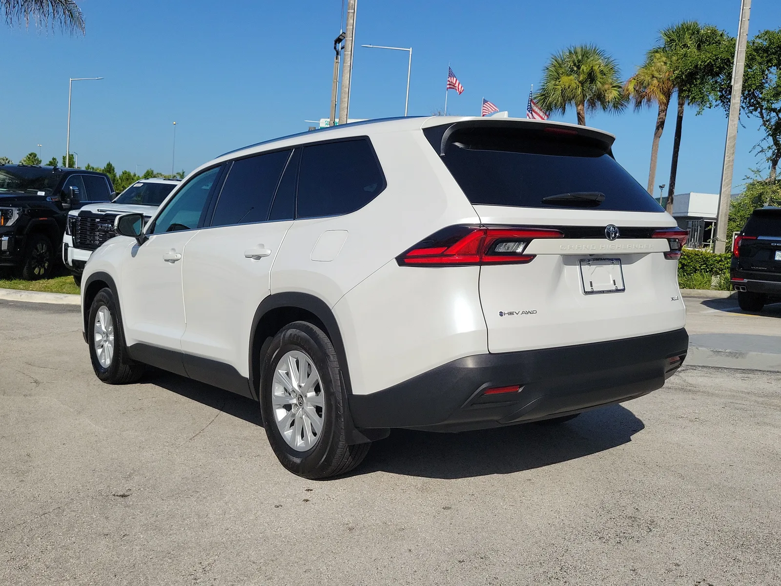 2025 Toyota Grand Highlander Hybrid XLE photo 6