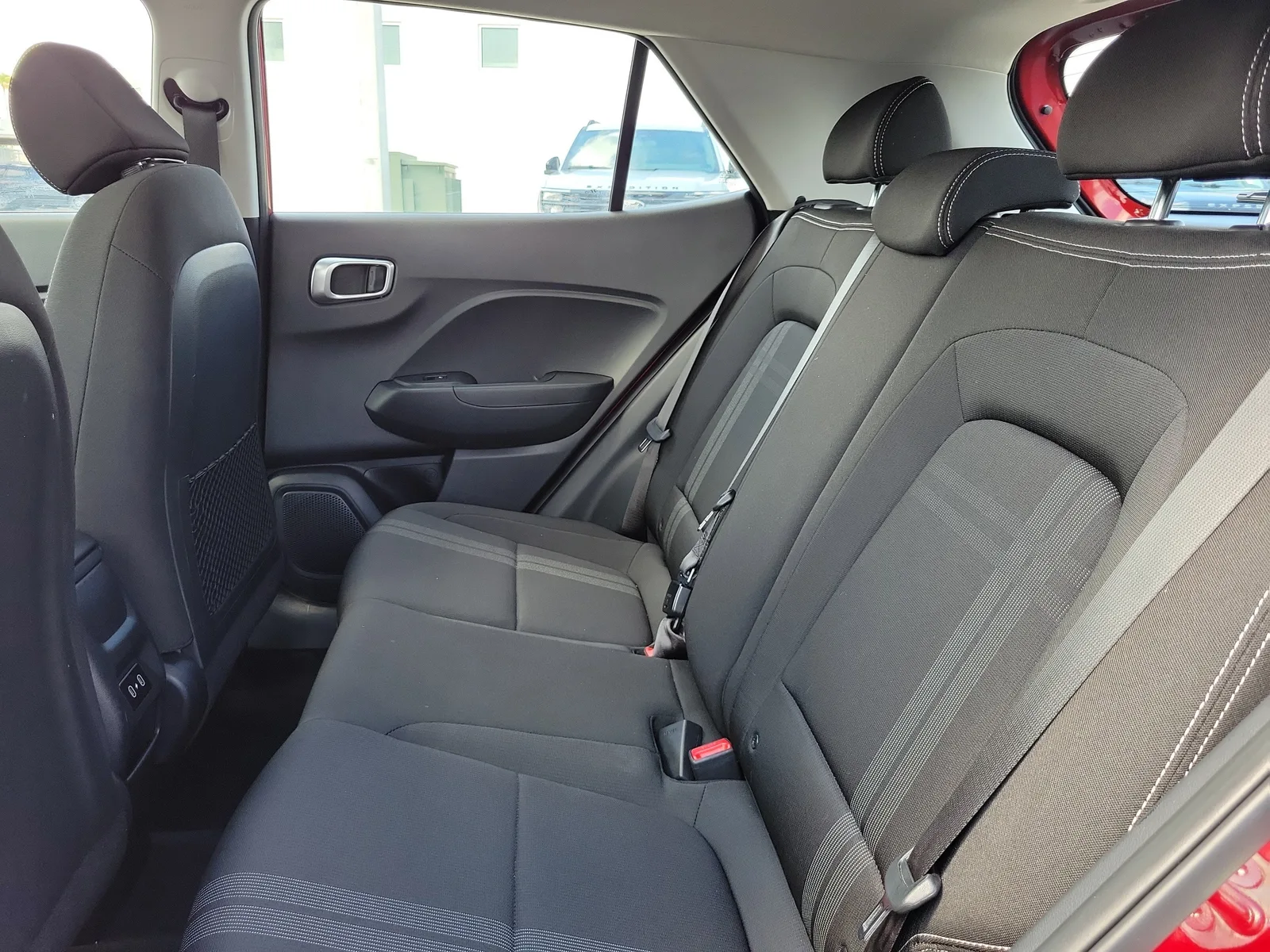 2025 Hyundai Venue SEL photo 14