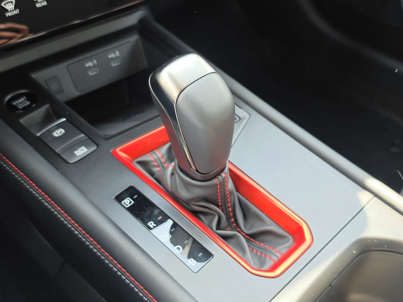 2026 Nissan Kicks SR 4WD photo 19