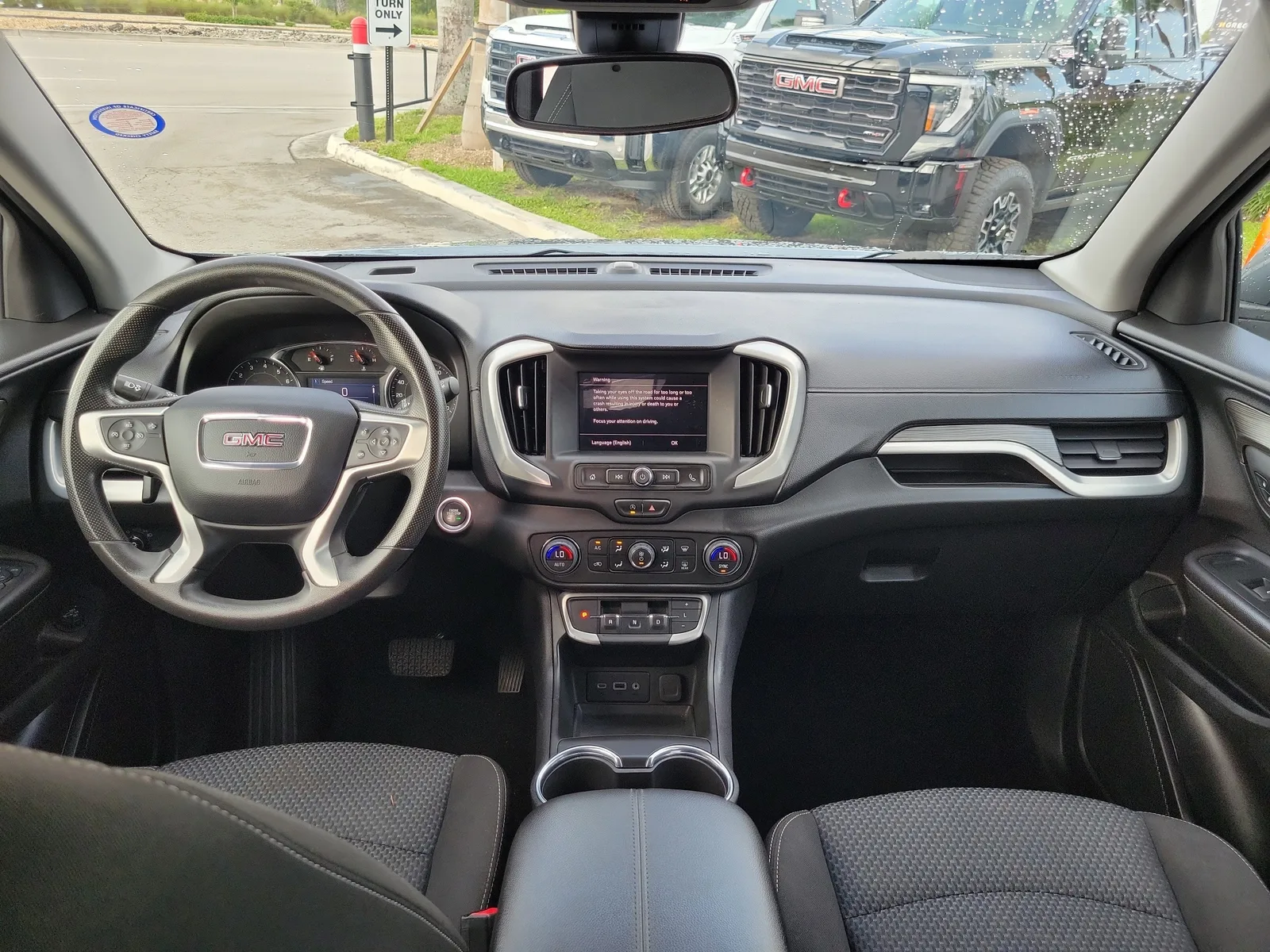 2023 GMC Terrain SLE photo 17