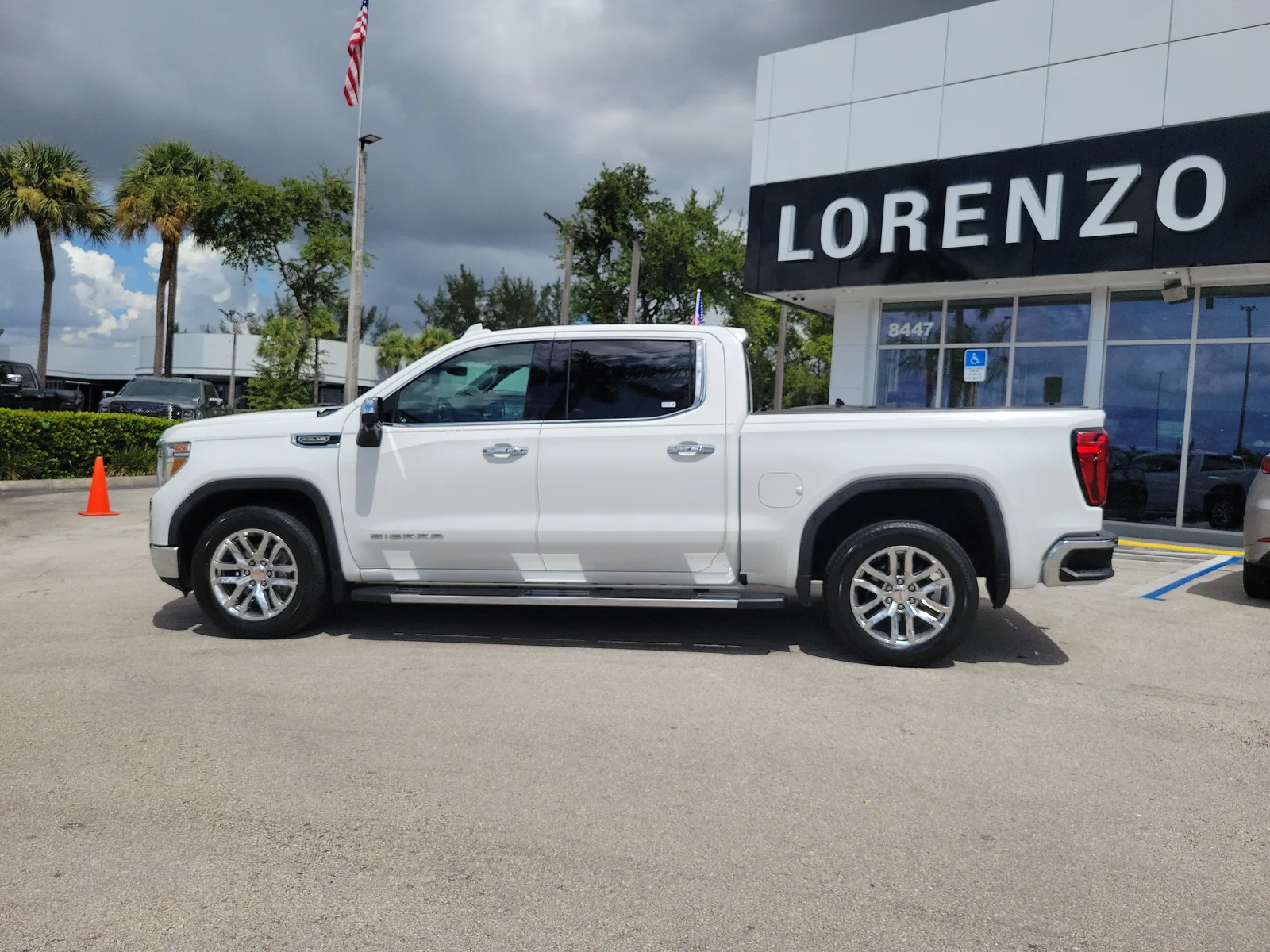 2020 GMC Sierra 1500 SLT photo 8