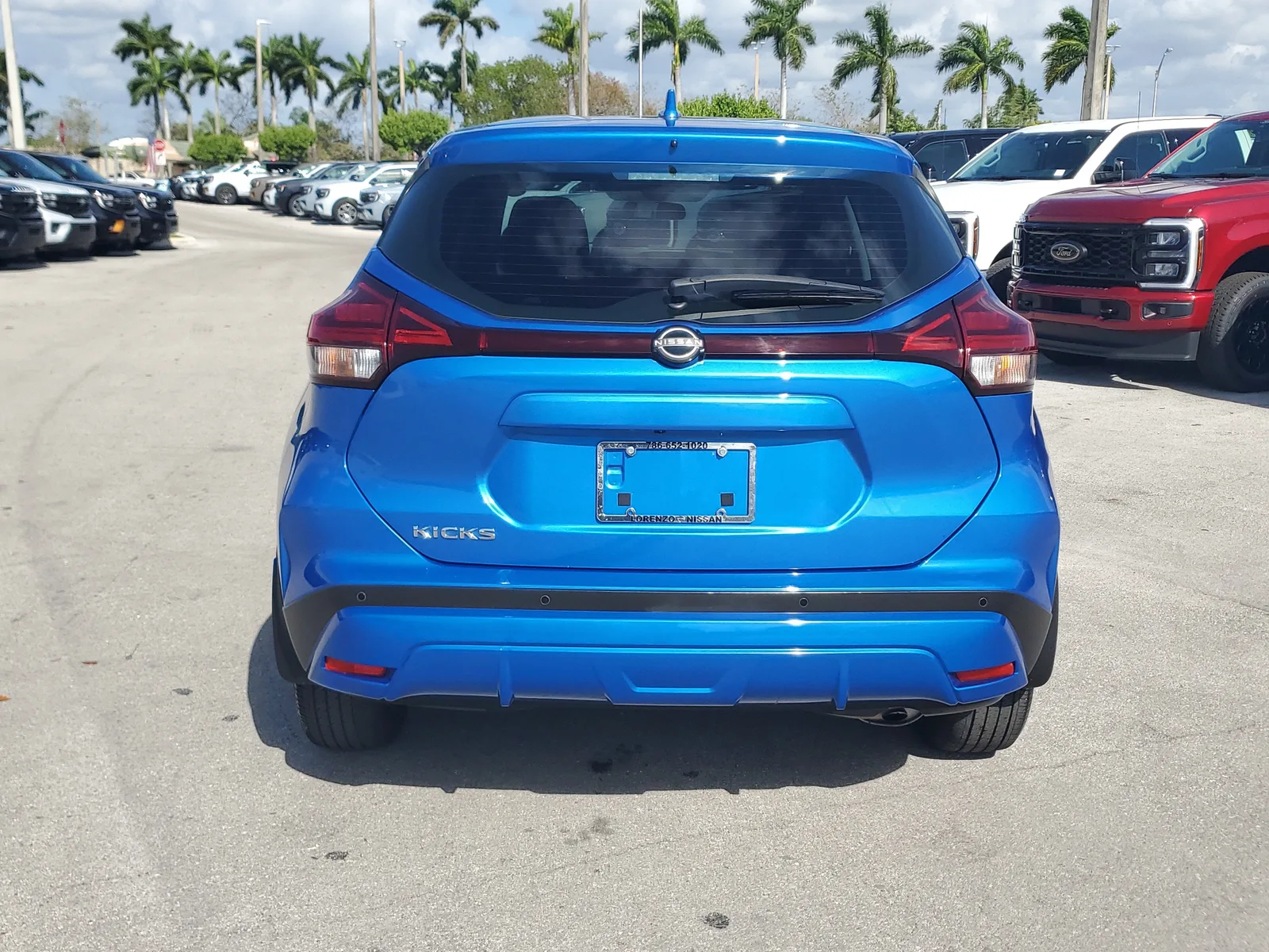 2023 Nissan Kicks S photo 7
