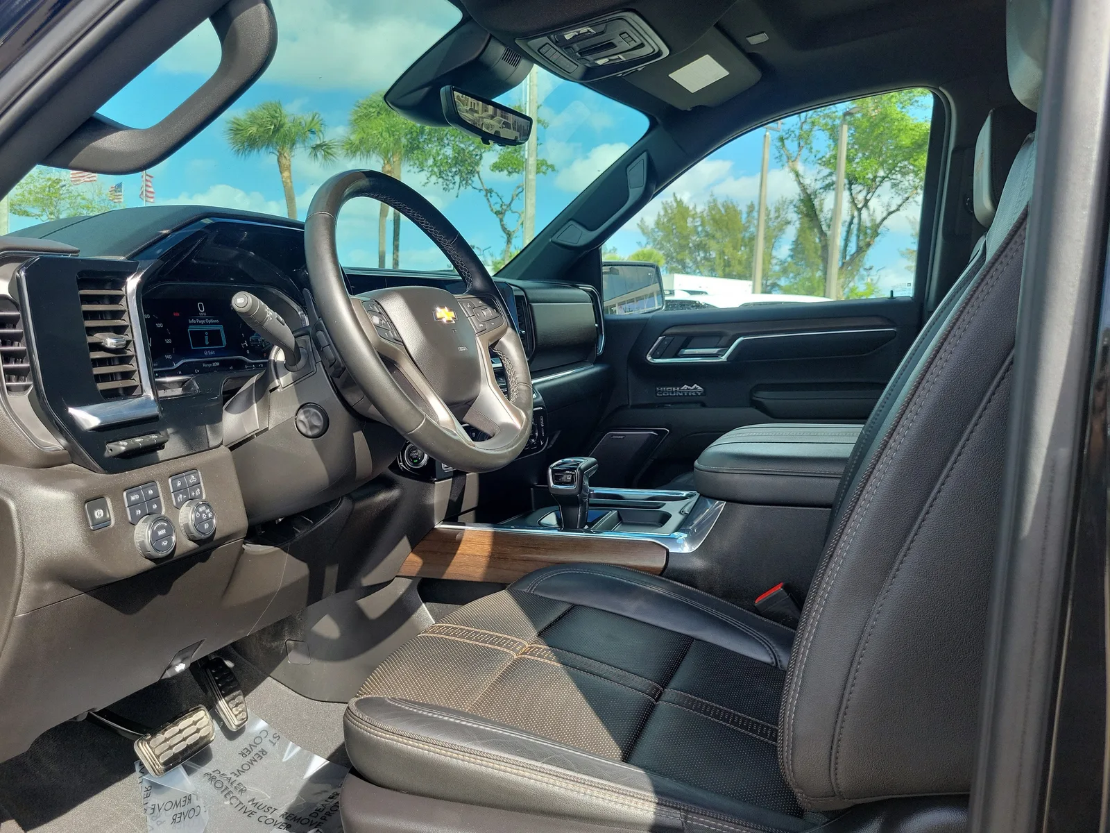 2024 Chevrolet Silverado 1500 High Country photo 8