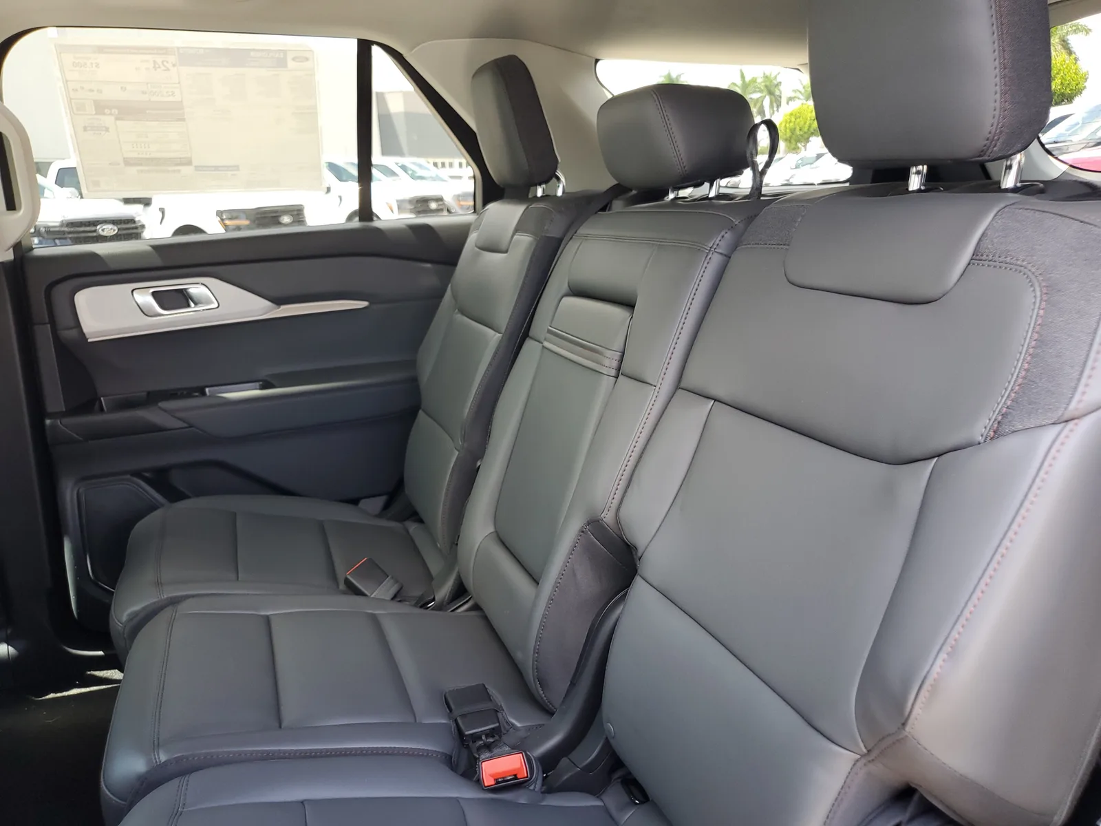 2025 Ford Explorer Active photo 10