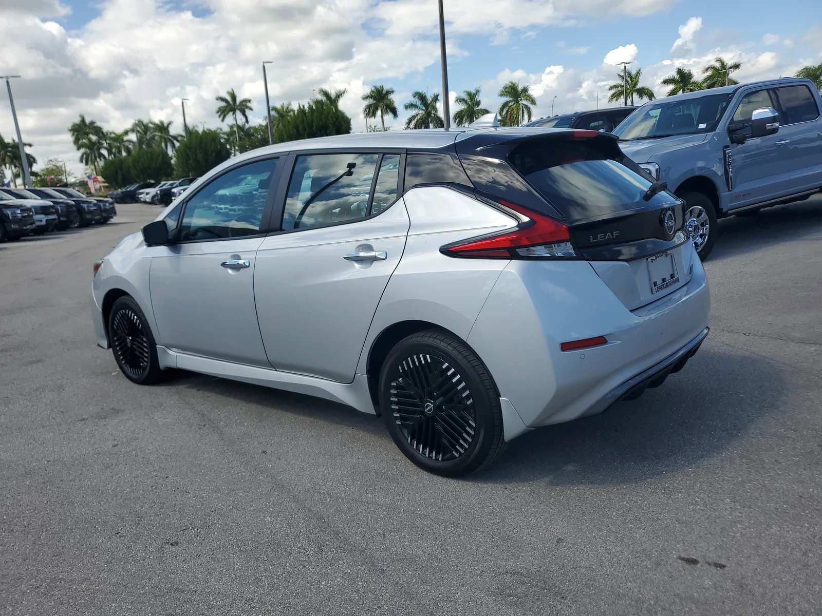 2024 Nissan LEAF SV PLUS photo 7