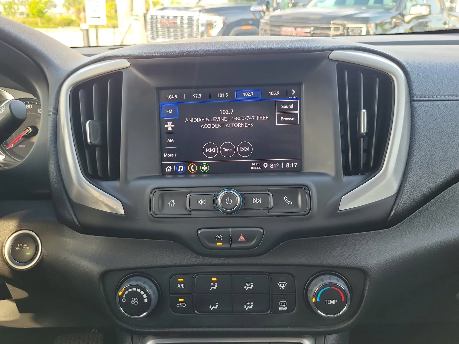 2024 GMC Terrain SLE photo 24