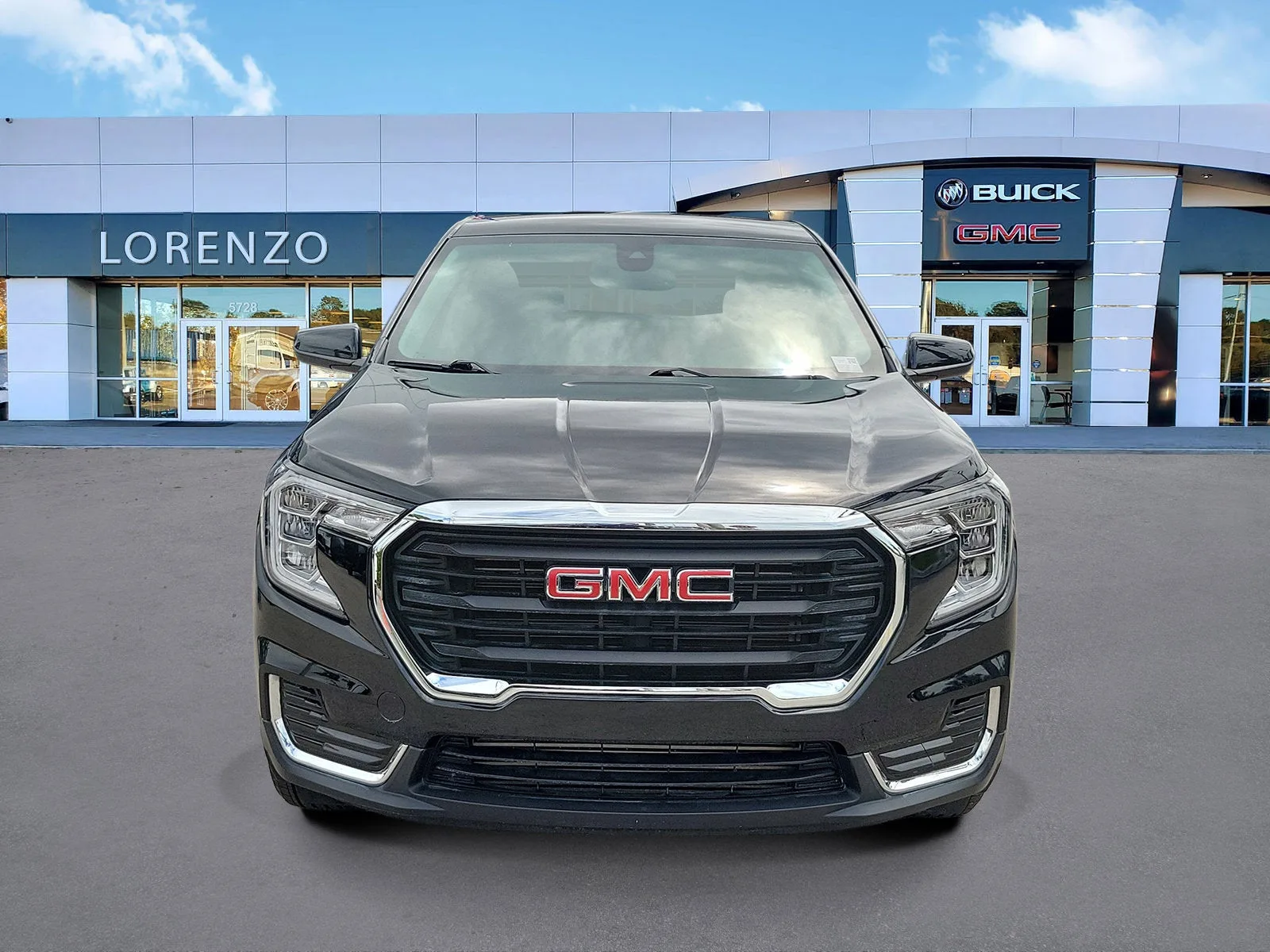 2024 GMC Terrain SLE photo 2