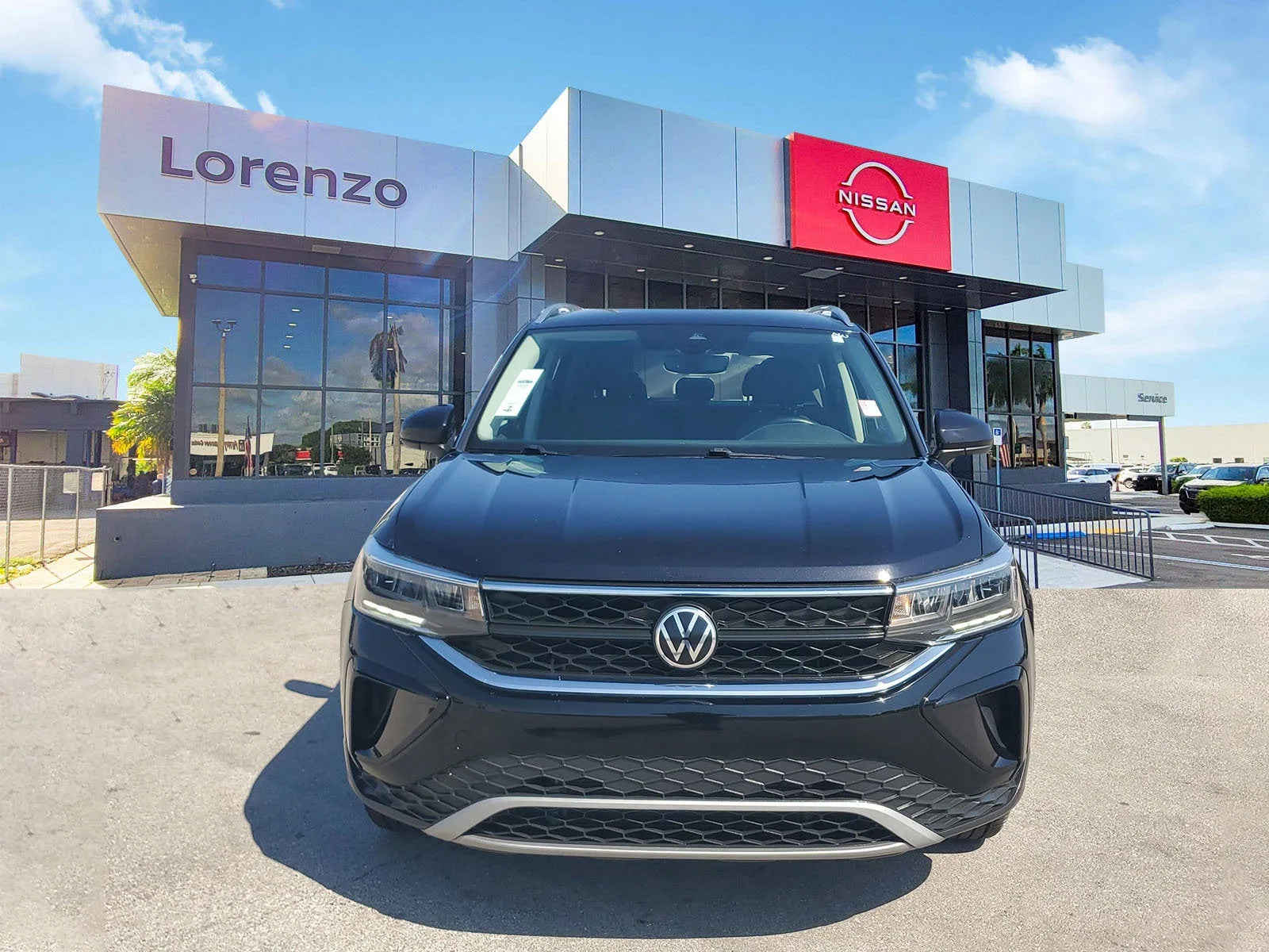 2022 Volkswagen Taos SE photo 2