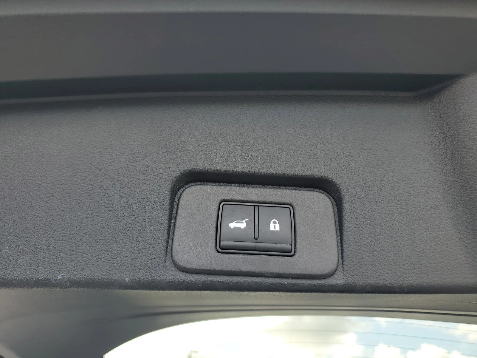 2025 Nissan Rogue SL photo 16