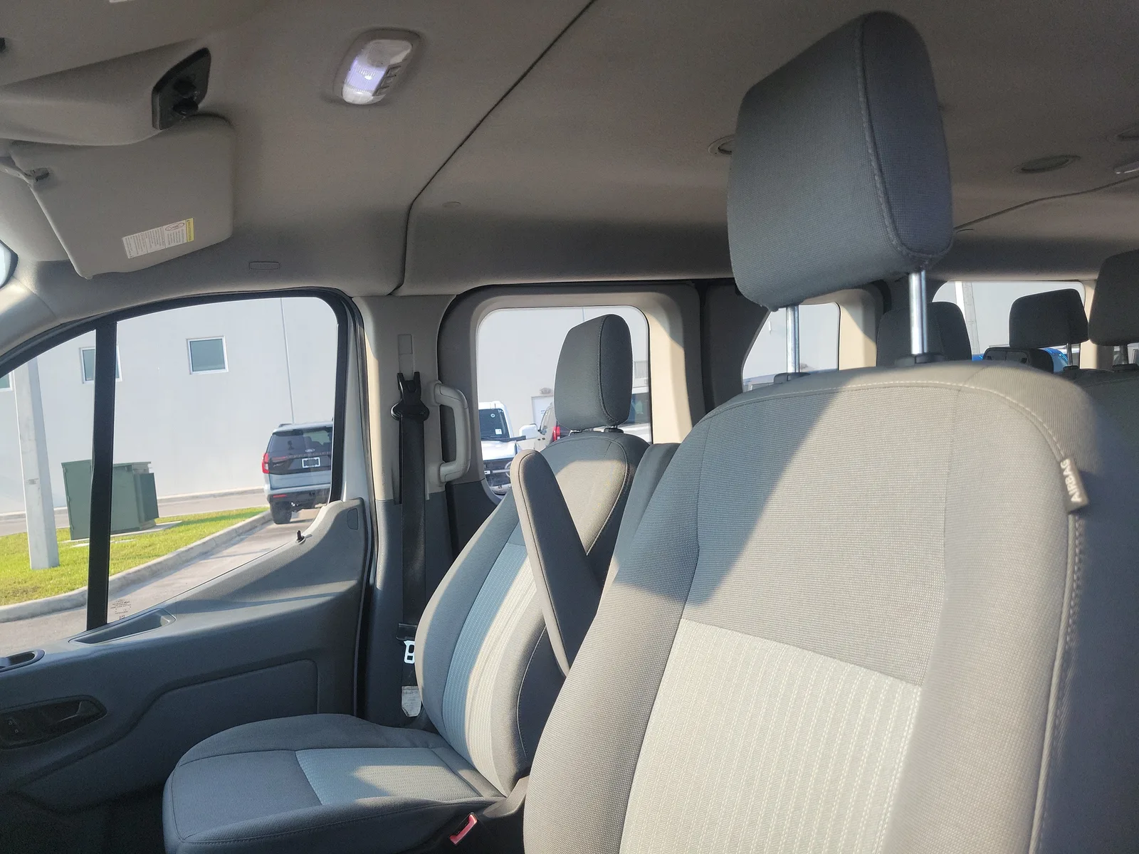 2018 Ford Transit Passenger Wagon XLT photo 12