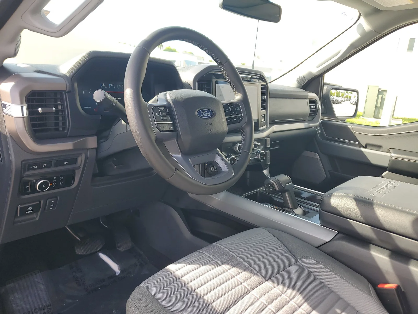 2024 Ford F-150 XLT 4WD photo 9