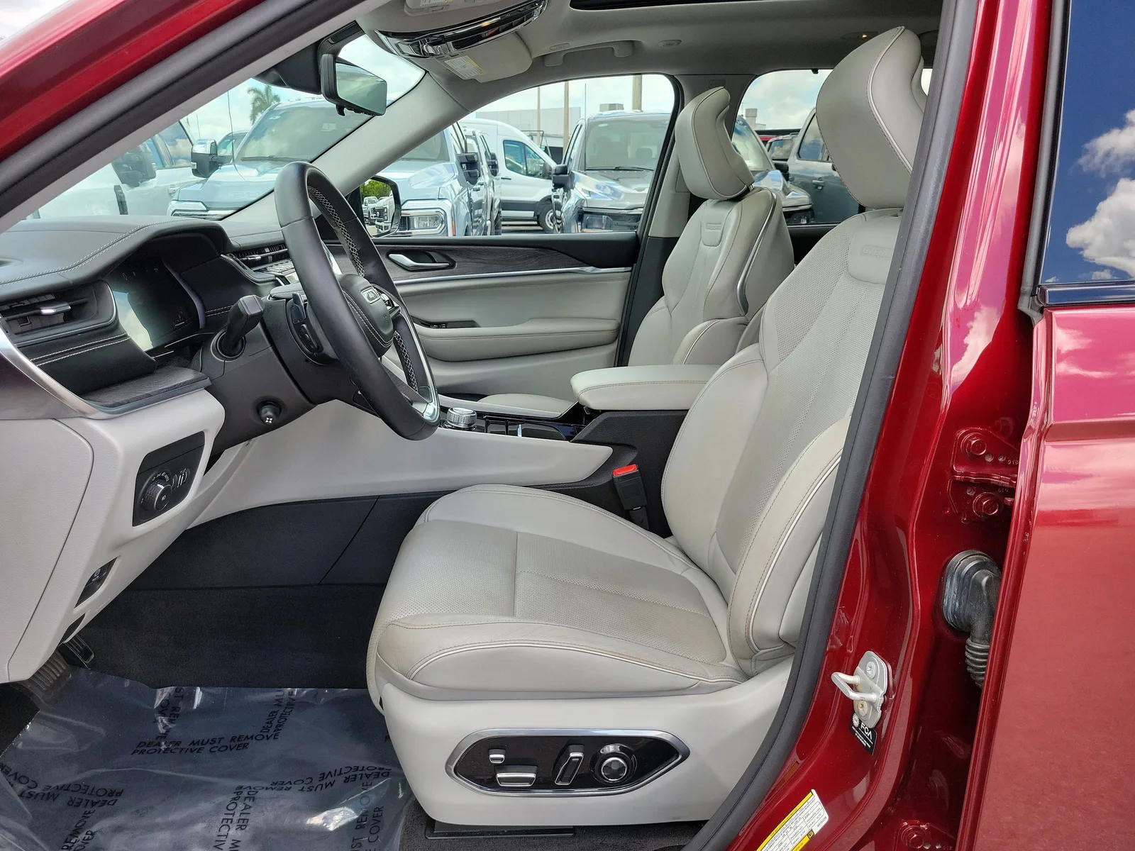 2021 Jeep Grand Cherokee L Overland photo 12