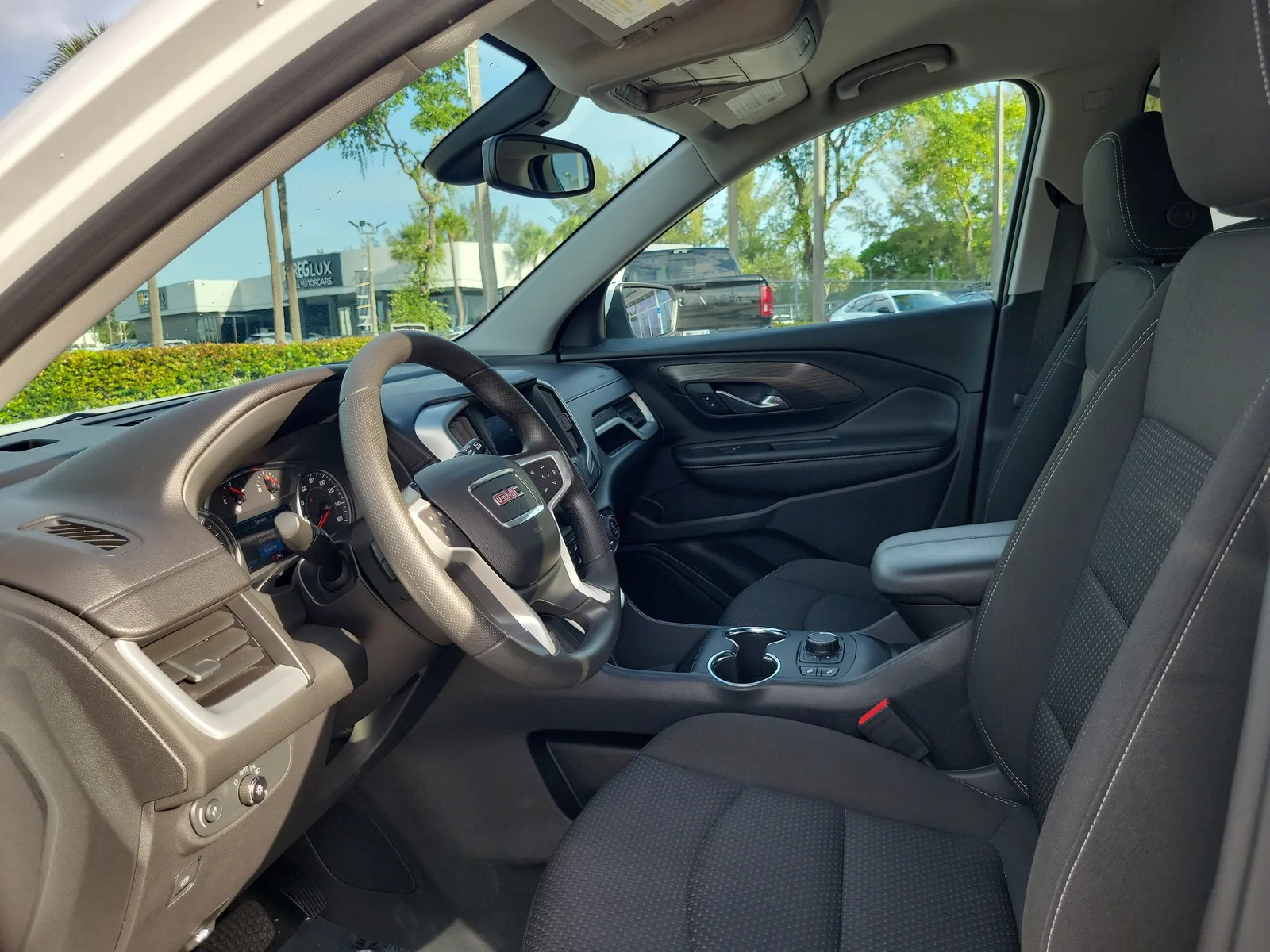 2023 GMC Terrain SLE photo 17