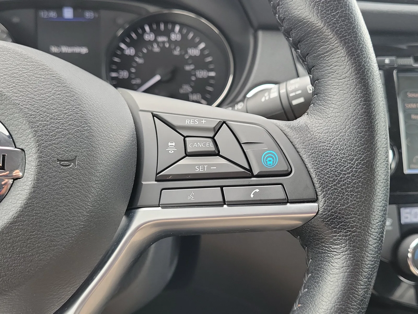 2022 Nissan Rogue Sport SL 4WD photo 13