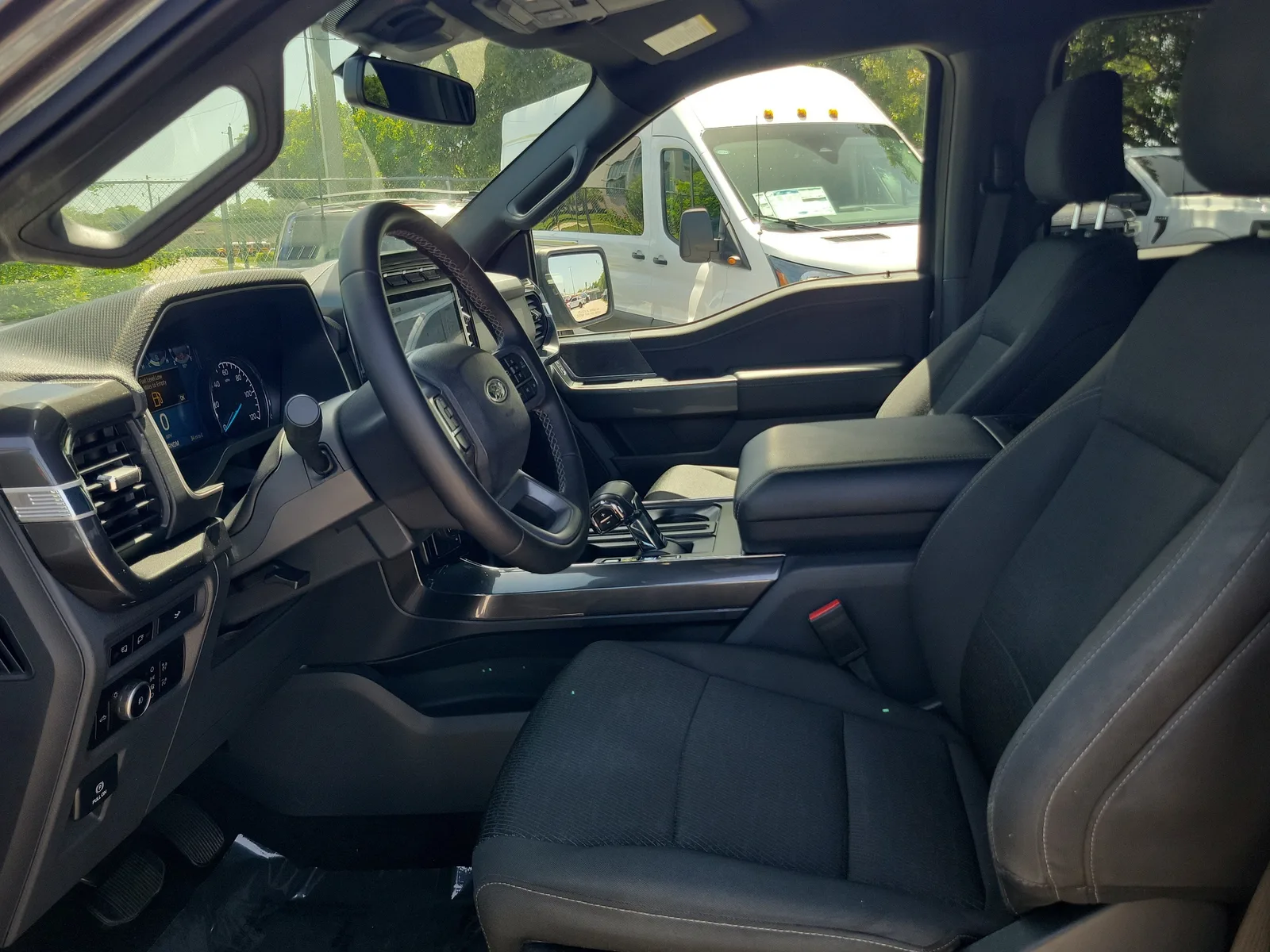 2023 Ford F-150 XLT 4WD photo 11
