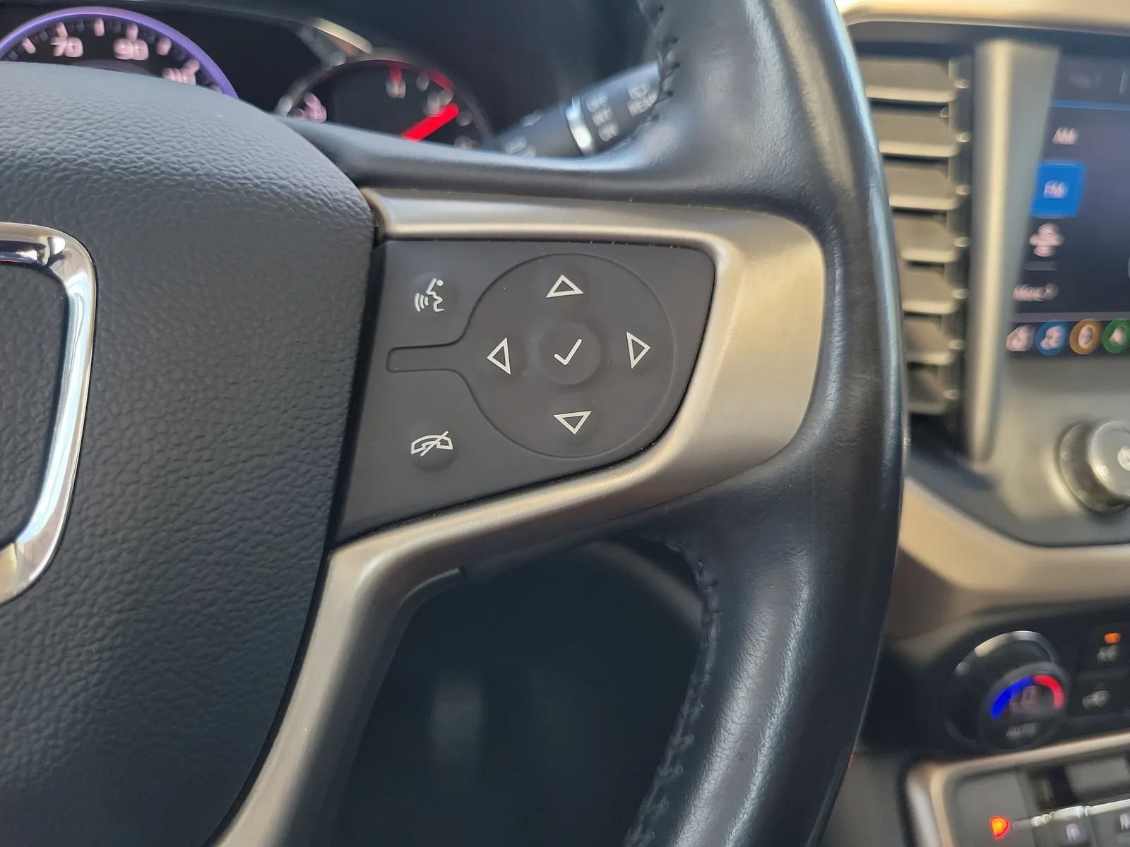 2020 GMC Acadia Denali photo 20