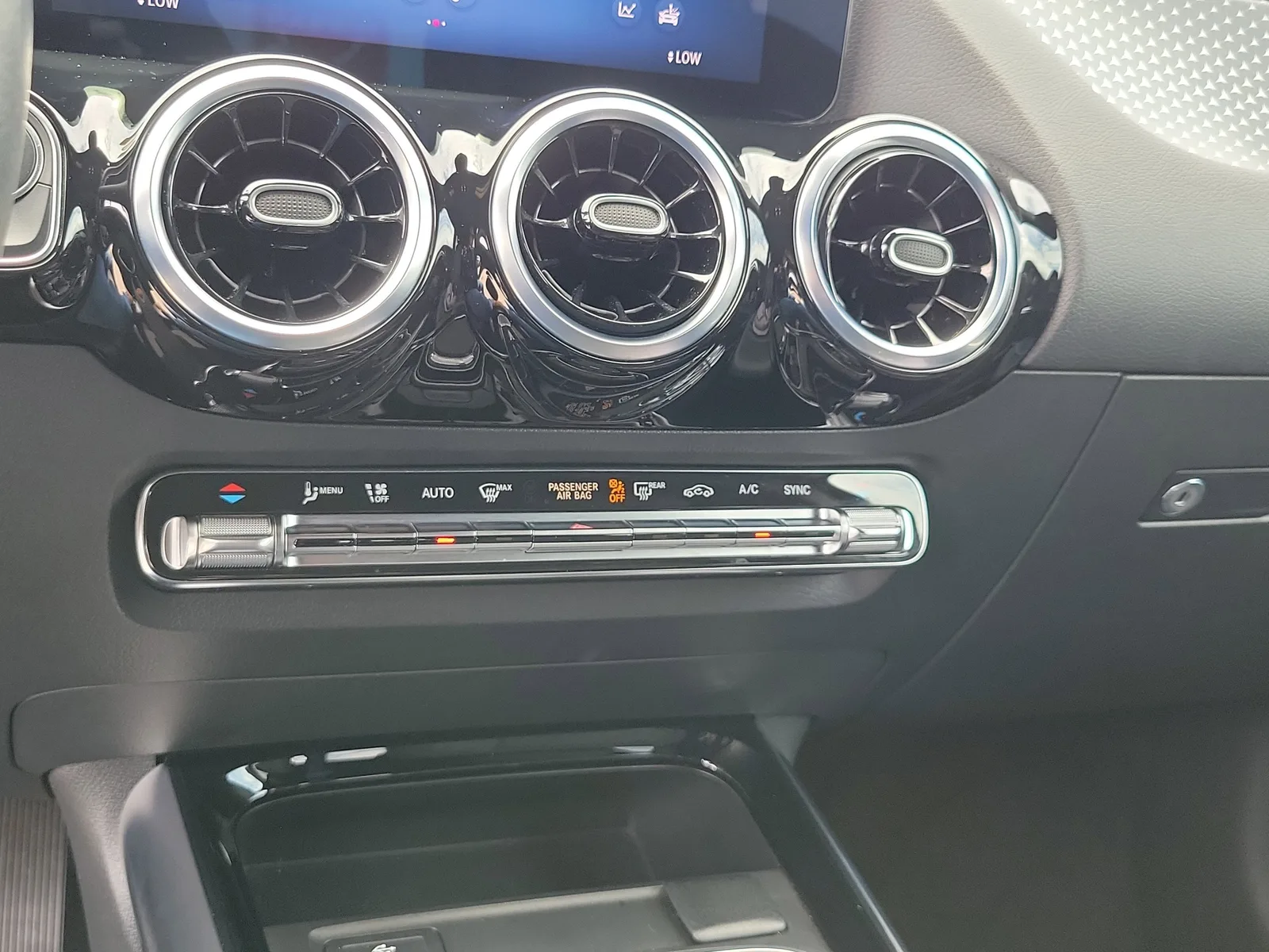 2025 Mercedes-Benz GLA GLA 250 photo 29