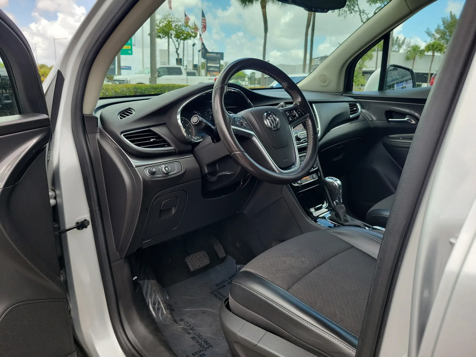 2022 Buick Encore Preferred photo 9