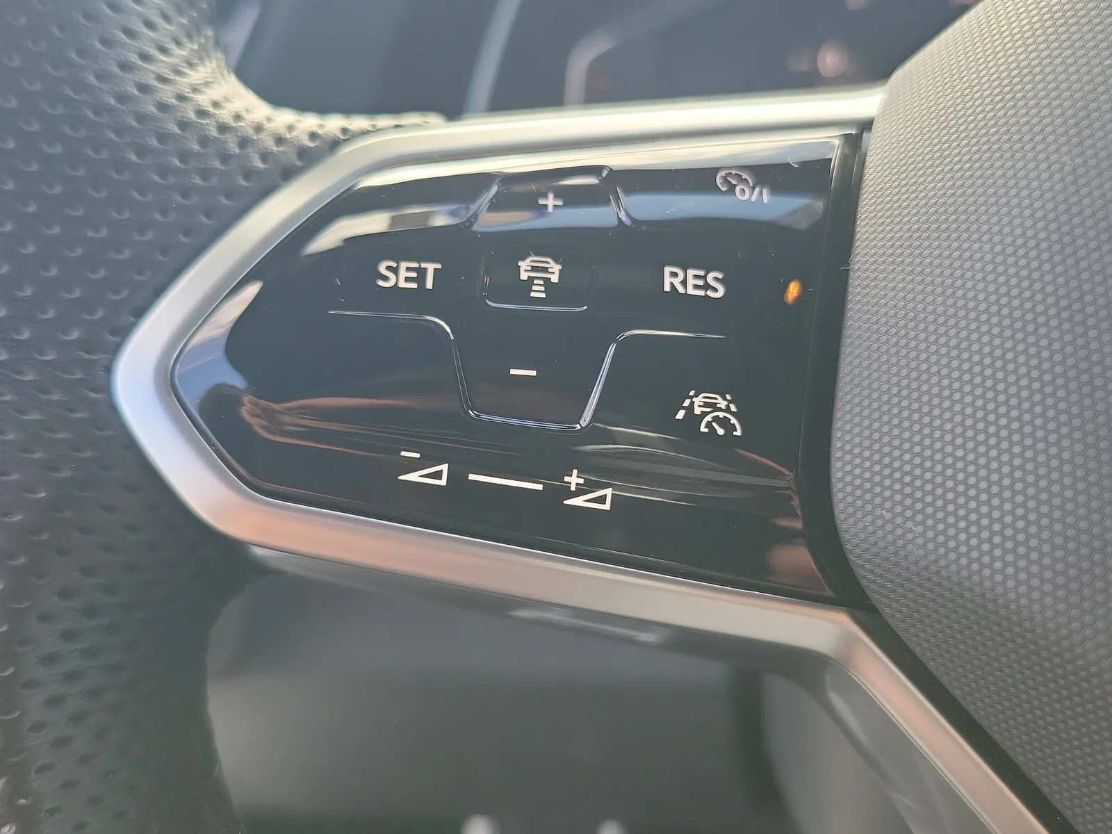 2024 Volkswagen Jetta GLI Autobahn photo 18