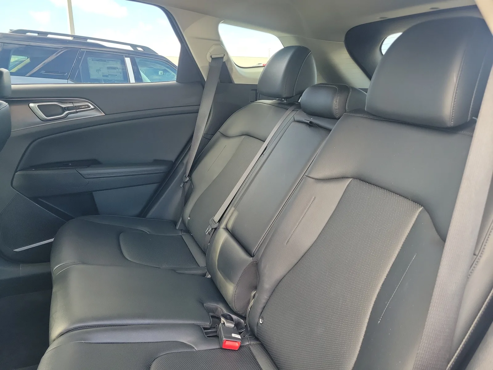 2023 Kia Sportage EX photo 18