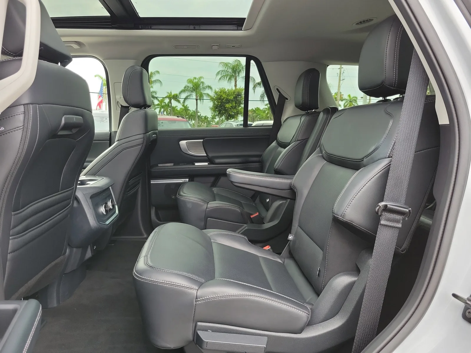 2025 Ford Expedition Platinum 4WD photo 20