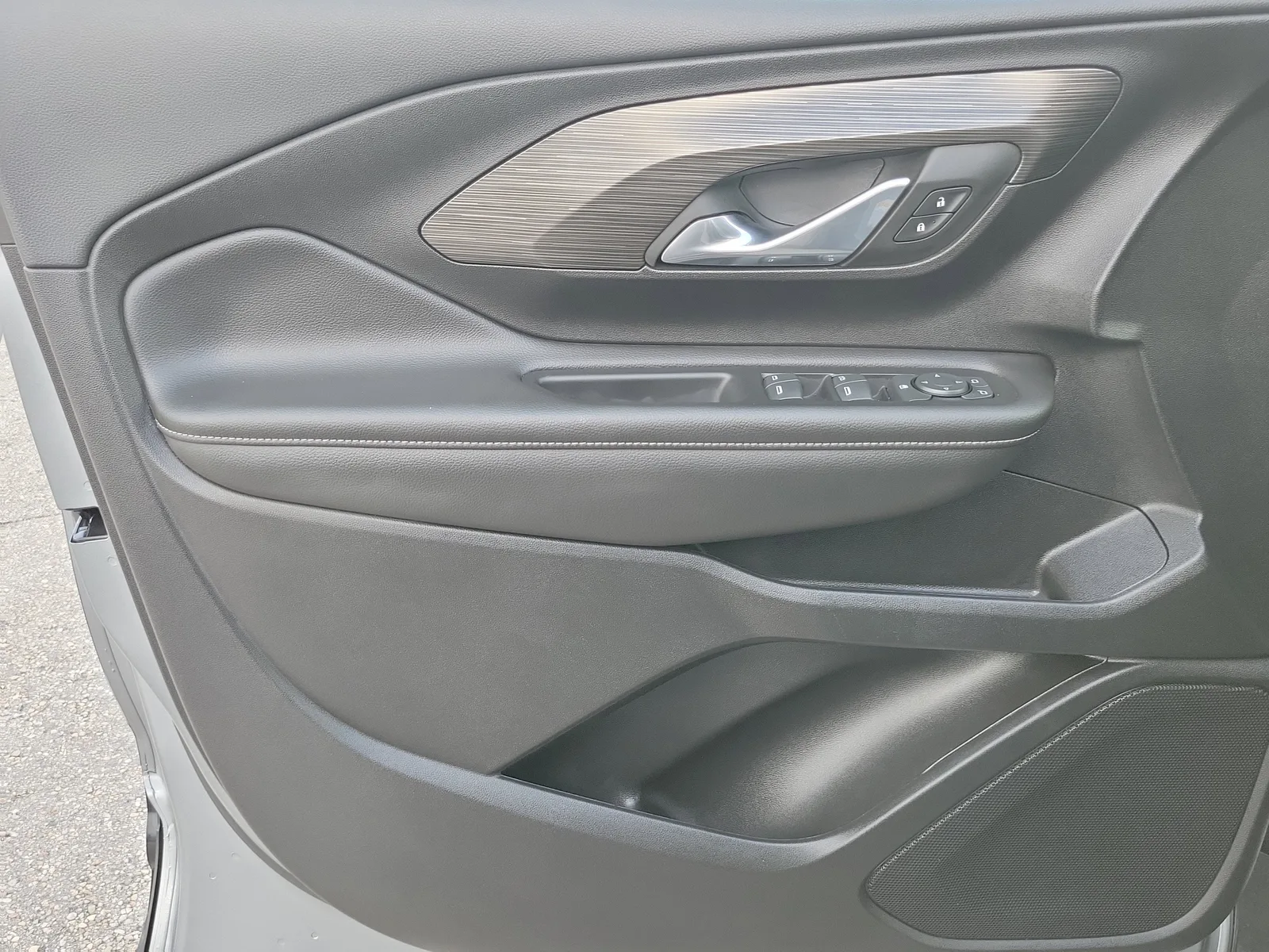 2024 GMC Terrain SLE photo 23