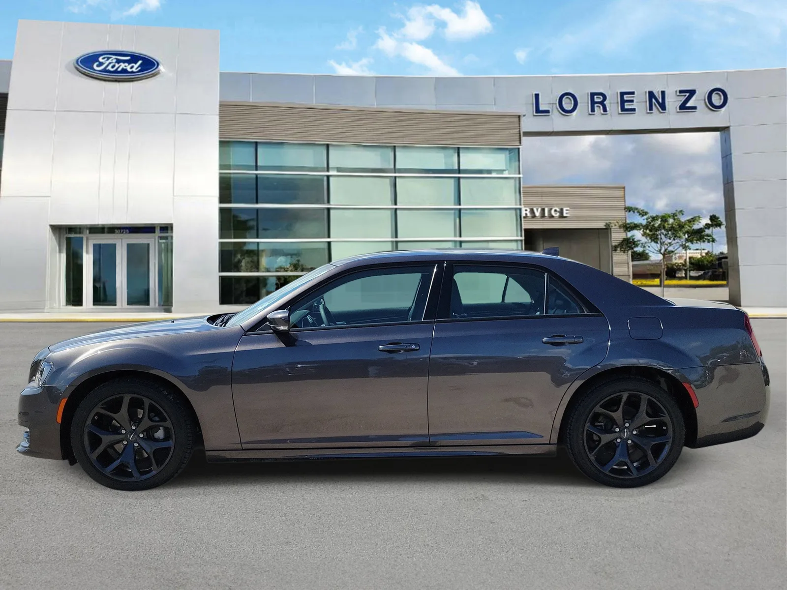 2023 Chrysler 300 Touring L photo 8