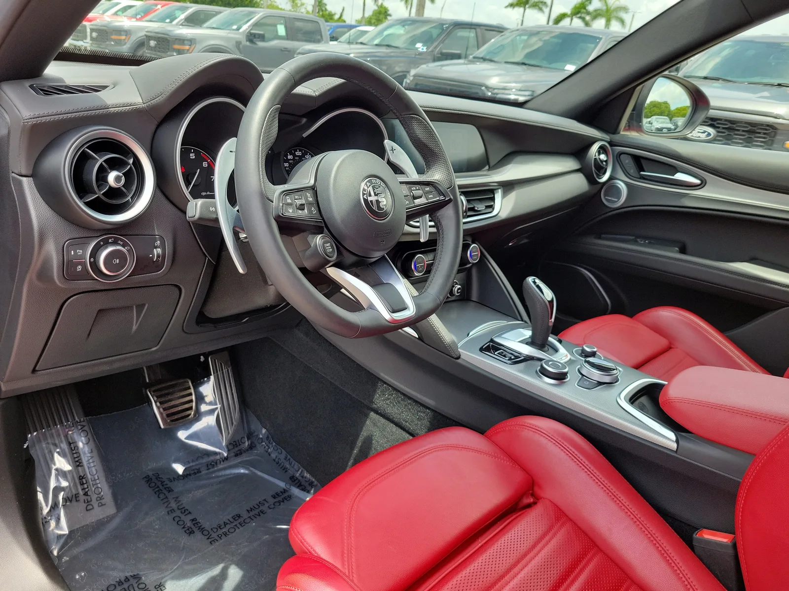 2022 Alfa Romeo Stelvio Veloce 4WD photo 9