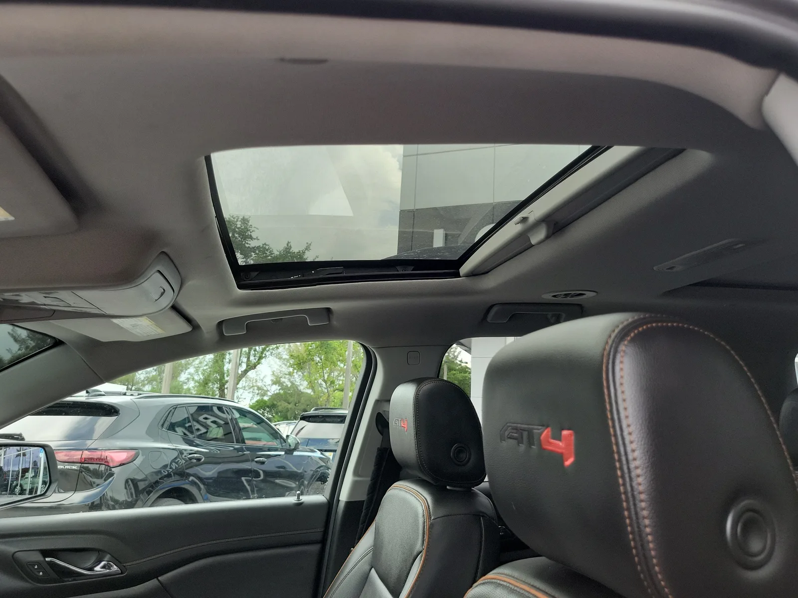 2023 GMC Acadia AT4 photo 19