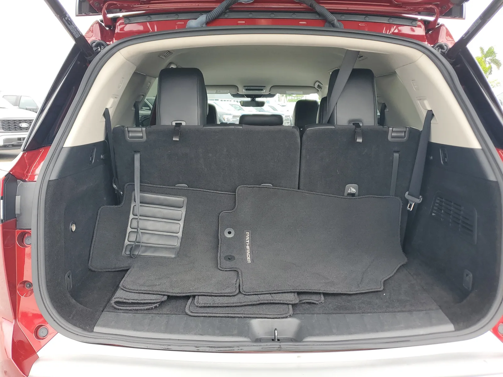 2024 Nissan Pathfinder SL photo 15