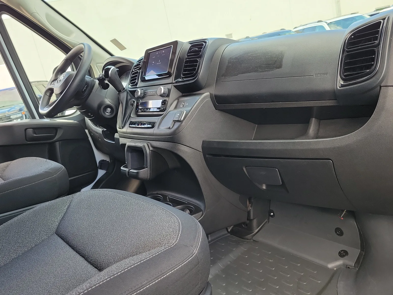 2025 RAM ProMaster Cargo Van Tradesman photo 15
