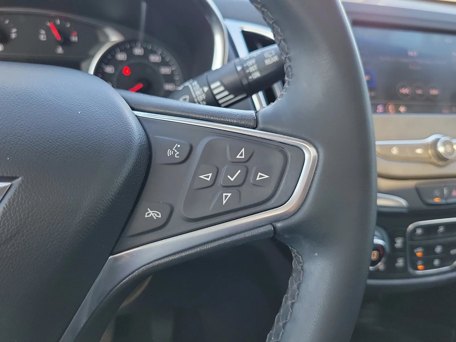 2023 Chevrolet Equinox LT photo 24