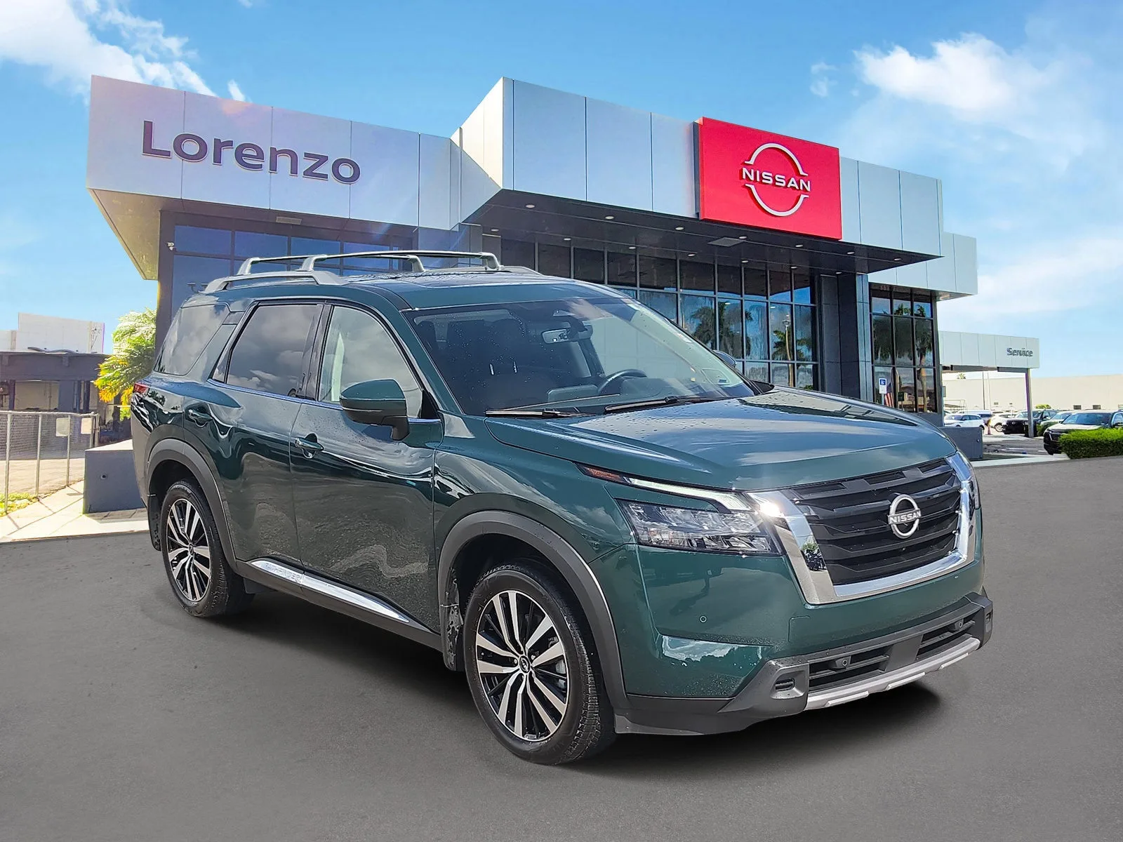 2025 Nissan Pathfinder Platinum photo 3