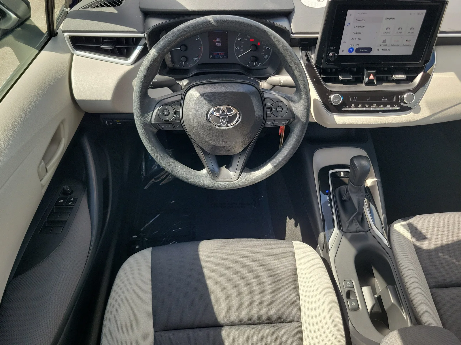 2025 Toyota Corolla LE photo 17