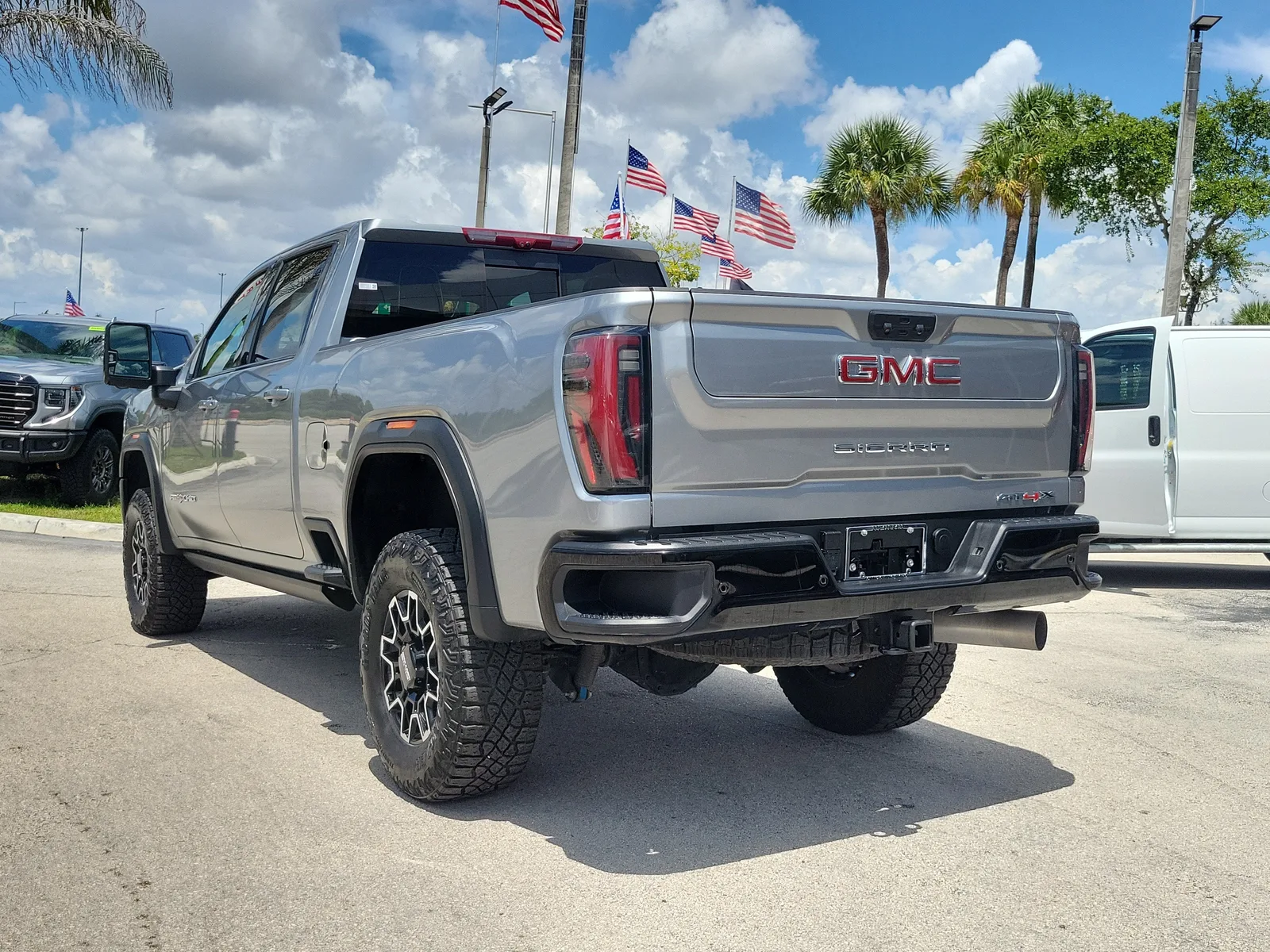2025 GMC Sierra 2500 HD AT4X photo 7